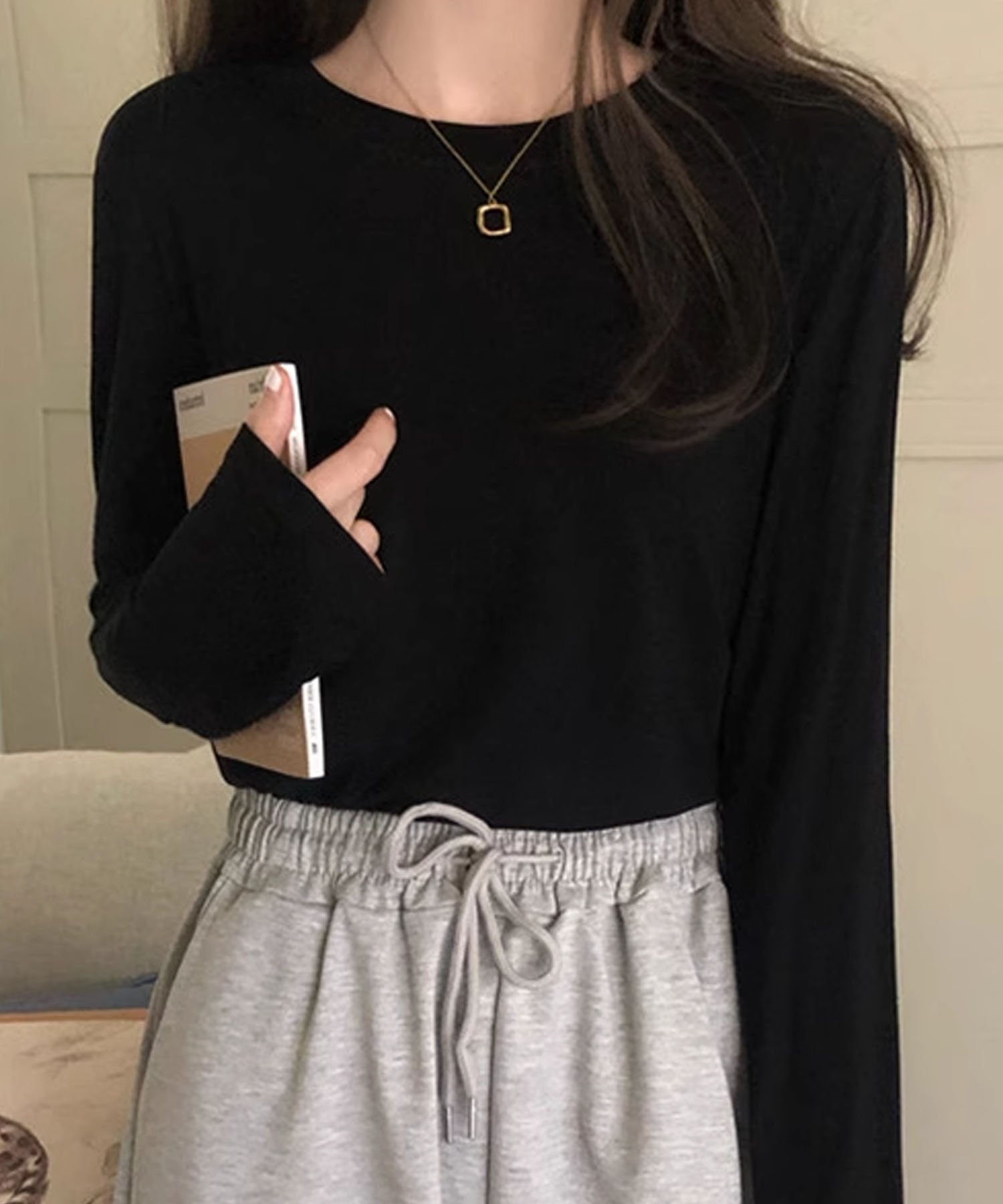【アイモハ/aimoha】のaimoha -select-/シンプル無地長袖カットソー インテリア・キッズ・メンズ・レディースファッション・服の通販 founy(ファニー) 　ファッション　Fashion　レディースファッション　Fashion for Women　トップス・カットソー　Cut & Sew Tops　カットソー・ベーシックTシャツ　Cut-and-Sewn Tops / Stretch Tees & Basics　おすすめ　Recommended / Our Picks　カットソー　Cut and Sewn Top　カーディガン　Cardigan, Knitwear　シンプル　Simple, Minimal　ジャケット　Jacket, Outerwear　デニム　Denim, Jeans Material　フィット　Fit, Slim Fit　エレガント 上品　Elegant　無地　Plain, Solid Color　長袖　Long Sleeve, Full Sleeve　ブラック|ID: prp329100004693977 ipo3291000000033893881