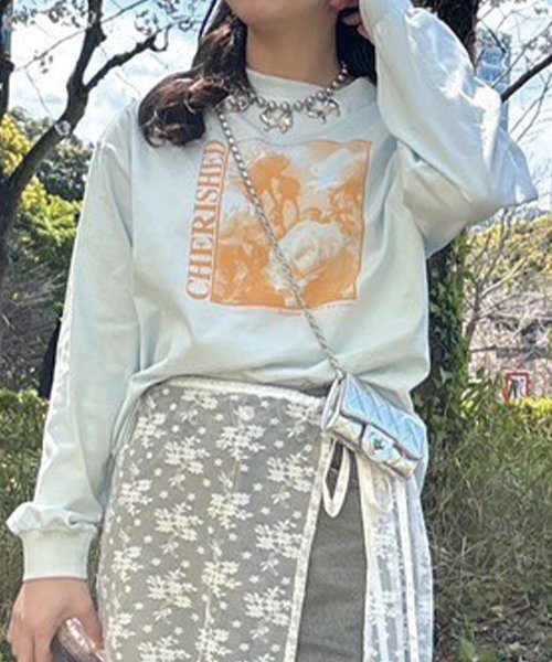 【その他のブランド/Other】のアソートグラフィック長袖Tシャツ【韓国ファッション】 インテリア・キッズ・メンズ・レディースファッション・服の通販 founy(ファニー) 　ファッション　Fashion　レディースファッション　Fashion for Women　トップス・カットソー　Cut & Sew Tops　シャツ・ブラウス・オフィスカジュアル　Elegant Blouses & Button-Ups　ロングTシャツ・Tシャツ　Longline T-Shirts & Tees　インナー　Innerwear　キャミワンピース　Cami Dress, Slip Dress　グラフィック　Graphic, Graphic Design　トレンド　Trend, Trending Now　プリント　Print, Printed Pattern　ボトム　Bottoms, Lower Wear　ローズ　Rose, Rose Motif　長袖　Long Sleeve, Full Sleeve　ライト ブルー|ID: prp329100004694025 ipo3291000000033894323
