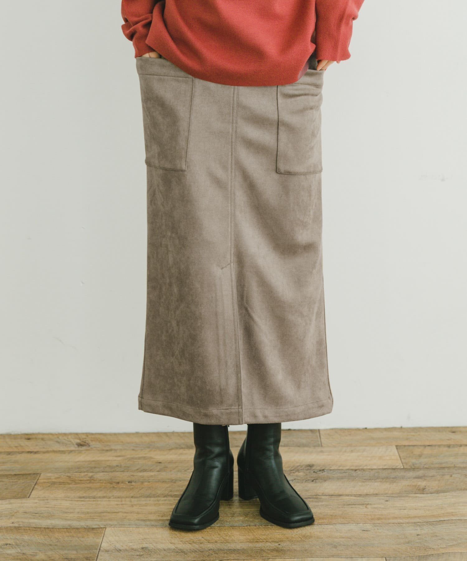 【アイテムズアーバンリサーチ/ITEMS URBAN RESEARCH】のフェイクスエードタイトスカート インテリア・キッズ・メンズ・レディースファッション・服の通販 founy(ファニー) 　ファッション　Fashion　レディースファッション　Fashion for Women　スカート　Skirts　2024年　2024　2024-2025秋冬・A/W　Autumn/Winter 2024–25 AW24–25　冬　Winter / This Winter　おすすめ　Recommended / Our Picks　ジャケット　Jacket, Outerwear　スウェット / スエット　Sweatshirt, Sweatwear　ストレート　Straight, Straight Cut　スリット　Slit, Slit Detail　ビッグ　Big, Oversized　フロント　Front, Front Design　エレガント 上品　Elegant　A/W・秋冬　Autumn/Winter　MOC|ID: prp329100004694041 ipo3291000000033894467