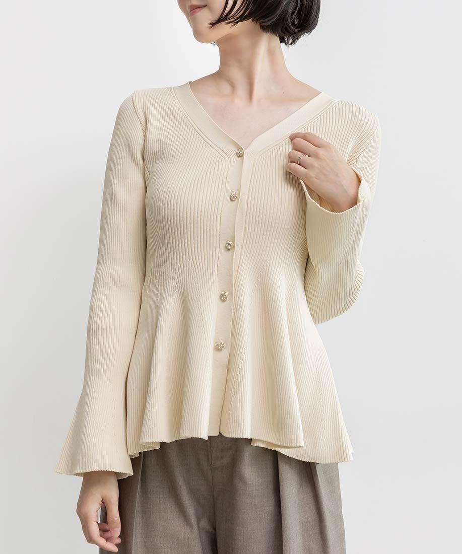 【ランダ/RANDA】のペプラムニットカーディガン インテリア・キッズ・メンズ・レディースファッション・服の通販 founy(ファニー) 　ファッション　Fashion　レディースファッション　Fashion for Women　トップス・カットソー　Cut & Sew Tops　ニット　Knit Tops & Sweaters　カーディガン・羽織り　Layered Style Cardigans　おすすめ　Recommended / Our Picks　カーディガン　Cardigan, Knitwear　シェイプ　Shape, Slim Fit　フォルム　Silhouette, Form　フロント　Front, Front Design　ペプラム　Peplum, Flared Hem　CREAM|ID: prp329100004694053 ipo3291000000033894582