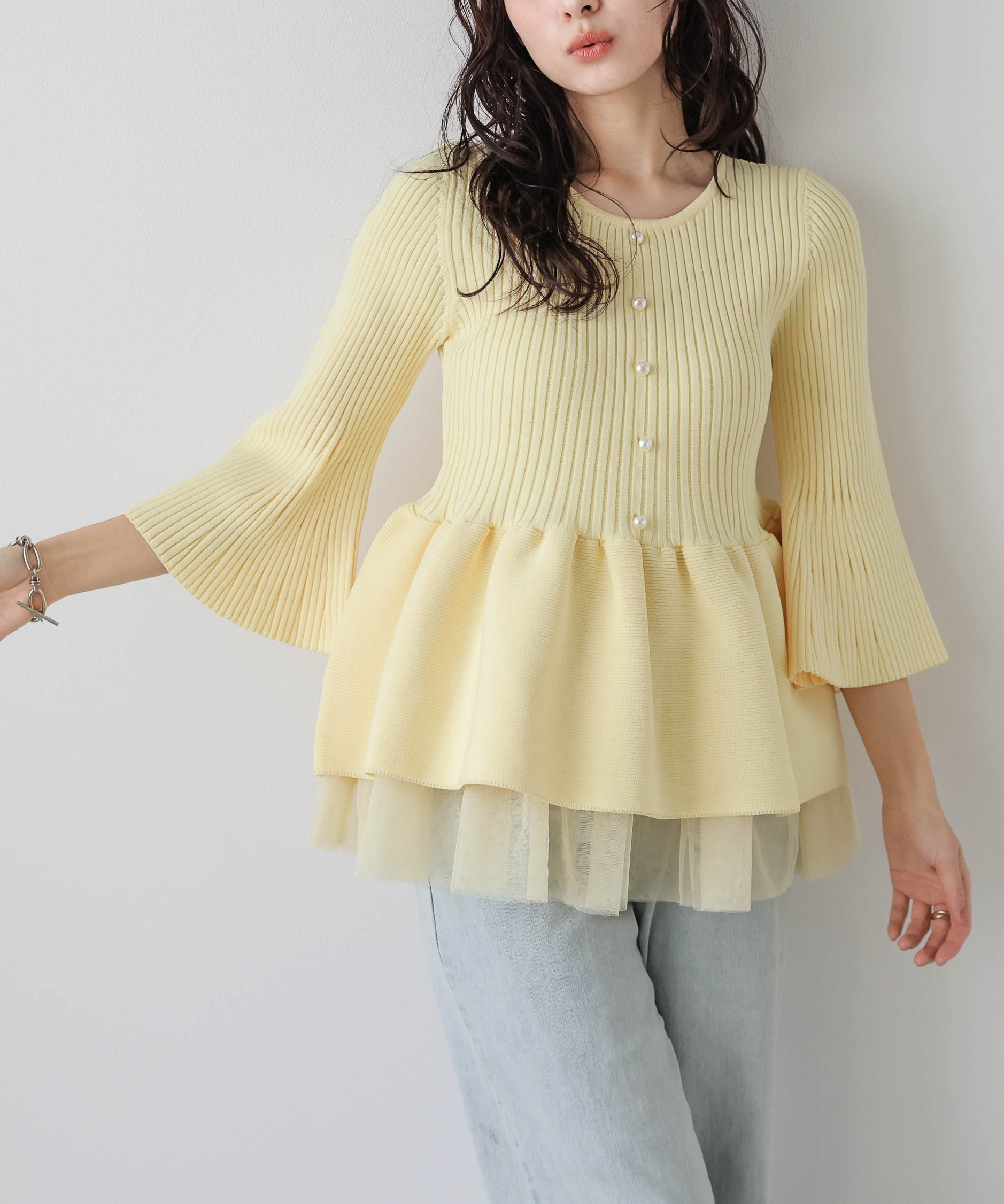 【ラジュール/Lajour】の2Wayペプラムニット インテリア・キッズ・メンズ・レディースファッション・服の通販 founy(ファニー) 　ファッション　Fashion　レディースファッション　Fashion for Women　トップス・カットソー　Cut & Sew Tops　ニット　Knit Tops & Sweaters　アクリル　Acrylic Material　スリーブ　Sleeve, Long Sleeve / Short Sleeve　チュール　Tulip, Tulip Motif　パール　Pearl, Pearl Accent　フェミニン　Feminine, Girly　フォルム　Silhouette, Form　フレア　Flare, Flared　ペプラム　Peplum, Flared Hem　エレガント 上品　Elegant　日本製　Made In Japan　イエロー|ID: prp329100004694104 ipo3291000000033894855