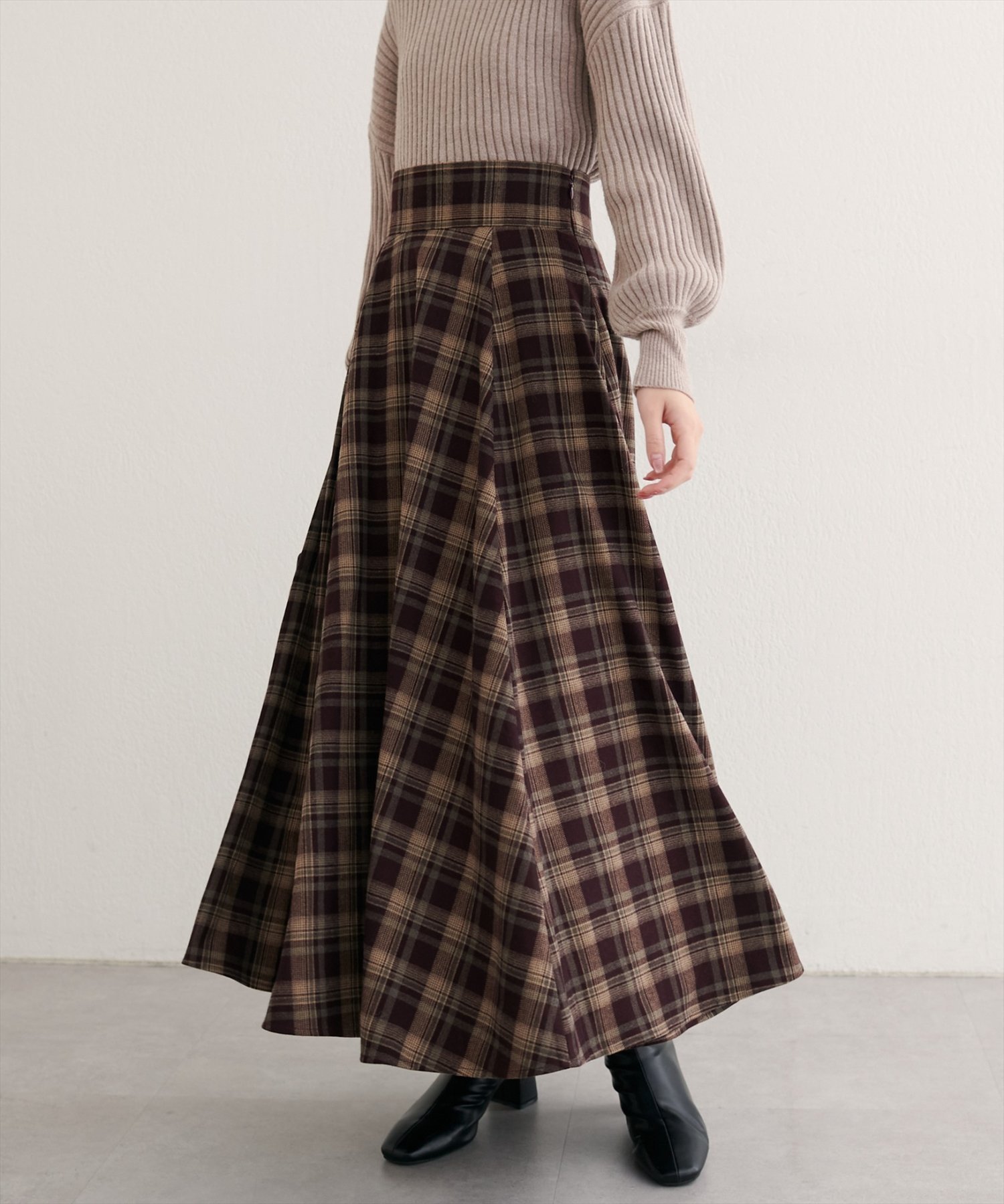 【ナチュラルクチュール/natural couture】の【WEB限定】ハイウエストサーキュラーチェックスカート 人気、トレンドファッション・服の通販 founy(ファニー) 　ファッション　Fashion　レディースファッション　Fashion for Women　スカート　Skirts　クラシカル　Classical, Vintage-Inspired　サンダル　Sandals, Summer Shoes　シンプル　Simple, Minimal　スニーカー　Sneakers, Trainers　ダウン　Down, Puffer　チェック　Check, Plaid, Tartan　ポケット　Pocket, Pocket Detail　再入荷　Restock / Back in Stock　おすすめ　Recommended / Our Picks　エレガント 上品　Elegant　2025年　2025　2025-2026秋冬・A/W　Autumn/Winter 2025–26 AW25–26　 other-1|ID: prp329100004694106 ipo3291000000033964158