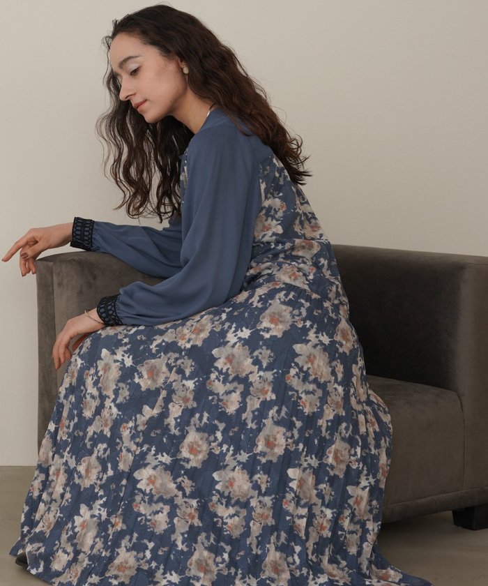 【バブ ブージュルード/Bab Bou Jeloud】のジャガードプリーツワンピース インテリア・キッズ・メンズ・レディースファッション・服の通販 founy(ファニー) https://founy.com/ ファッション Fashion レディースファッション Fashion for Women ワンピース Dresses サテン Satin, Glossy Fabric スキッパー Skipper, Open Collar バングル Bangle, Bracelet フラワー Flower, Floral プリント Print, Printed Pattern プリーツ Pleats, Pleated ベスト Vest, Waistcoat レース Lace, Lace Fabric 再入荷 Restock / Back in Stock 秋 Autumn |ID: prp329100004694191 ipo3291000000033954273