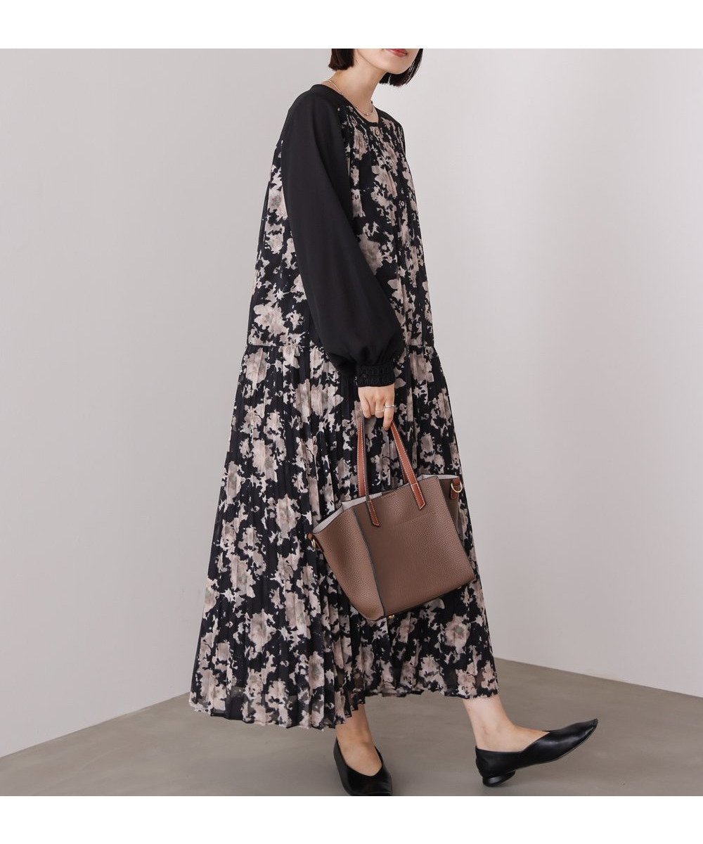 【バブ ブージュルード/Bab Bou Jeloud】のジャガードプリーツワンピース インテリア・キッズ・メンズ・レディースファッション・服の通販 founy(ファニー) 　ファッション　Fashion　レディースファッション　Fashion for Women　ワンピース　Dresses　サテン　Satin, Glossy Fabric　スキッパー　Skipper, Open Collar　バングル　Bangle, Bracelet　フラワー　Flower, Floral　プリント　Print, Printed Pattern　プリーツ　Pleats, Pleated　ベスト　Vest, Waistcoat　レース　Lace, Lace Fabric　再入荷　Restock / Back in Stock　秋　Autumn　BLACK|ID: prp329100004694191 ipo3291000000033954276