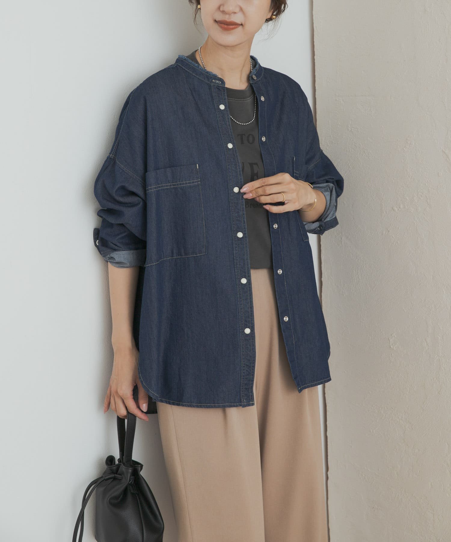 【アーバンリサーチ ドアーズ/URBAN RESEARCH DOORS】のデニムバンドカラーシャツ インテリア・キッズ・メンズ・レディースファッション・服の通販 founy(ファニー) 　ファッション　Fashion　レディースファッション　Fashion for Women　トップス・カットソー　Cut & Sew Tops　シャツ・ブラウス・オフィスカジュアル　Elegant Blouses & Button-Ups　2025年　2025　2025-2026秋冬・A/W　Autumn/Winter 2025–26 AW25–26　冬　Winter / This Winter　インナー　Innerwear　カーディガン　Cardigan, Knitwear　シンプル　Simple, Minimal　ジャケット　Jacket, Outerwear　タンク　Tank Top, Sleeveless Top　デニム　Denim, Jeans Material　トレンド　Trend, Trending Now　フロント　Front, Front Design　リラックス　Relax, Relaxed Fit　ワーク　Workwear, Utility Style　A/W・秋冬　Autumn/Winter　ONE WASH|ID: prp329100004694248 ipo3291000000033895854