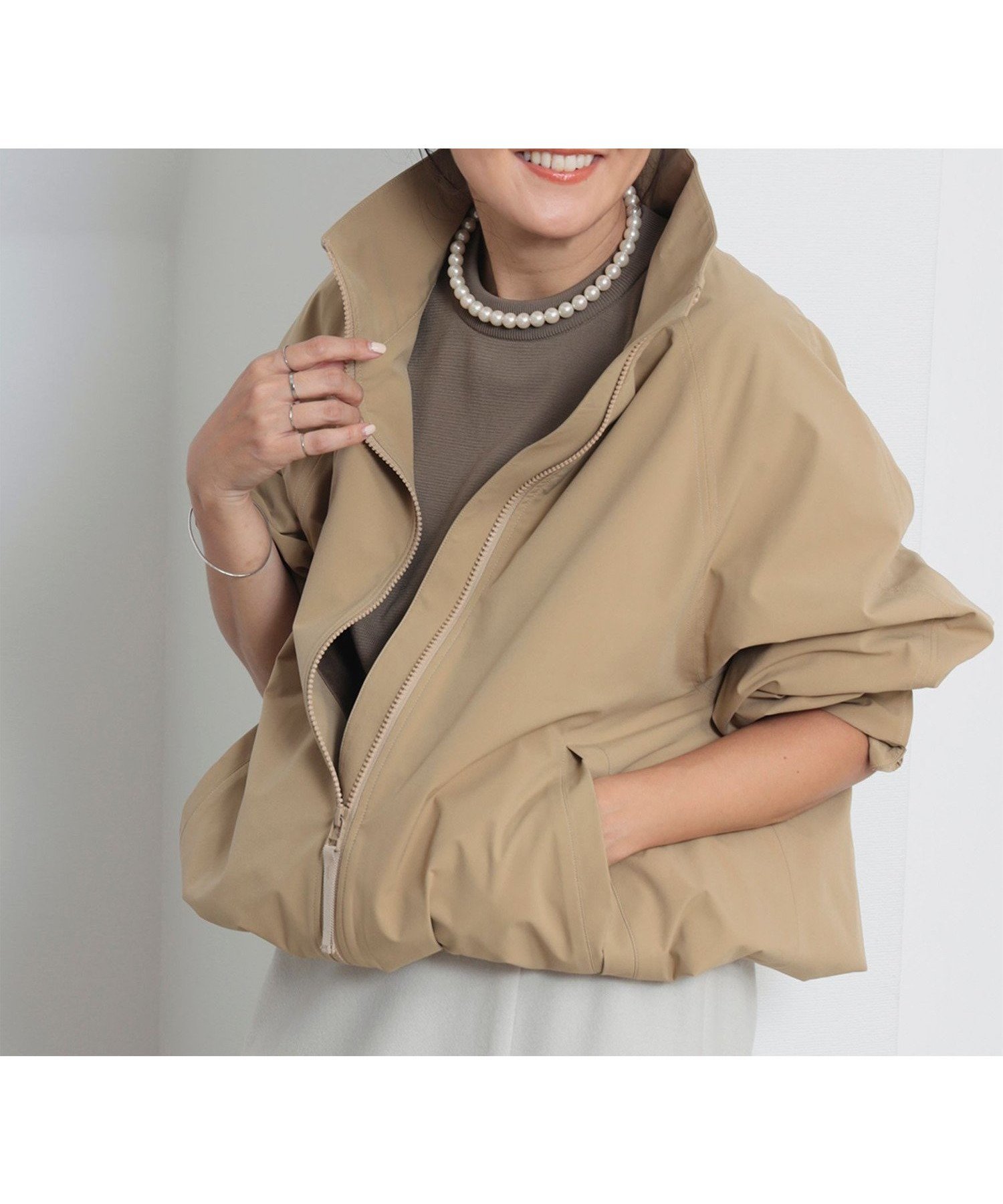 【デミルクス ビームス/Demi-Luxe BEAMS】のLEE * Demi-Luxe BEAMS / オーバースタンドブルゾン.M ドットエム インテリア・キッズ・メンズ・レディースファッション・服の通販 founy(ファニー) ファッション Fashion レディースファッション Fashion for Women アウター Coat / Outerwear Collection ブルゾンジャケット・スポーティアウター Blouson Jackets 春 Spring 秋 Autumn スタンド Stand Collar, Upright Stand ストレッチ Stretch, Stretchy Fabric スポーティ Sporty, Casual Athletic スリーブ Sleeve, Long Sleeve / Short Sleeve 雑誌 Magazine, Fashion Magazine ドローコード Drawcord, Drawstring Cord バルーン Balloon, Balloon Silhouette ボトム Bottoms, Lower Wear 防寒 Cold Protection, Winter-Ready モダン Modern, Contemporary 冬 Winter / This Winter A/W・秋冬 Autumn/Winter BEIGE|ID: prp329100004694425 ipo3291000000034688840