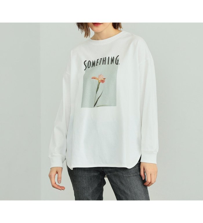 【その他のブランド/Other】のSOMETHING ラウンドヘムロングスリーブTシャツ インテリア・キッズ・メンズ・レディースファッション・服の通販 founy(ファニー) https://founy.com/ ファッション Fashion レディースファッション Fashion for Women トップス・カットソー Cut & Sew Tops シャツ・ブラウス・オフィスカジュアル Elegant Blouses & Button-Ups ロングTシャツ・Tシャツ Longline T-Shirts & Tees スリット Slit, Slit Detail チュニック Tunic, Long Top トレンド Trend, Trending Now プリント Print, Printed Pattern ラウンド Round, Round Neck ロング Long, Long-Length |ID: prp329100004694433 ipo3291000000033897355