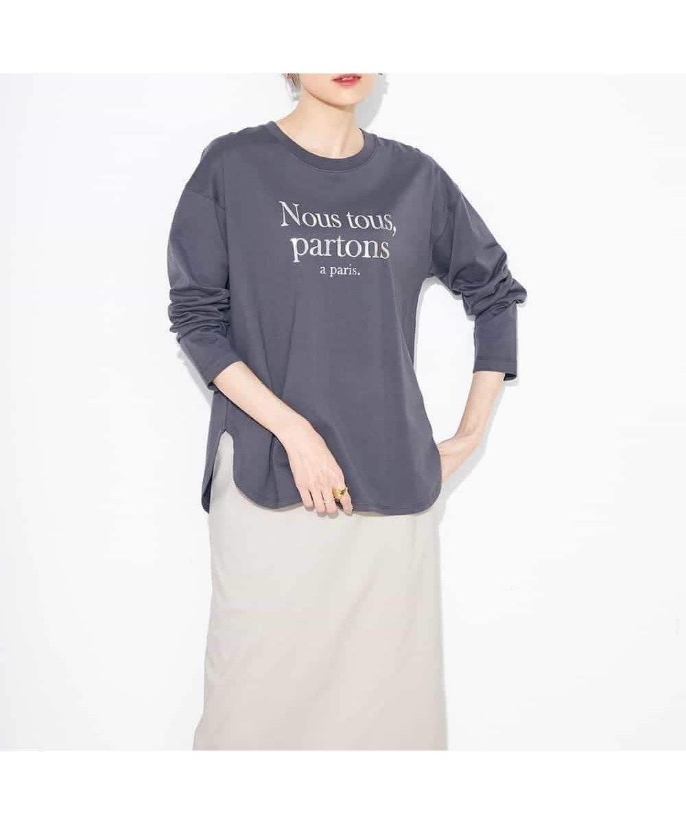 【アー ヴェー ヴェー/a.v.v】の【綿100%】箔プリントロゴロンT インテリア・キッズ・メンズ・レディースファッション・服の通販 founy(ファニー) 　ファッション　Fashion　レディースファッション　Fashion for Women　トップス・カットソー　Cut & Sew Tops　ロングTシャツ・Tシャツ　Longline T-Shirts & Tees　トレンド　Trend, Trending Now　定番　Standard, Basic Item　パーカー　Hoodie, Parka　リラックス　Relax, Relaxed Fit　再入荷　Restock / Back in Stock　おすすめ　Recommended / Our Picks　ダークグレー|ID: prp329100004694565 ipo3291000000034508031