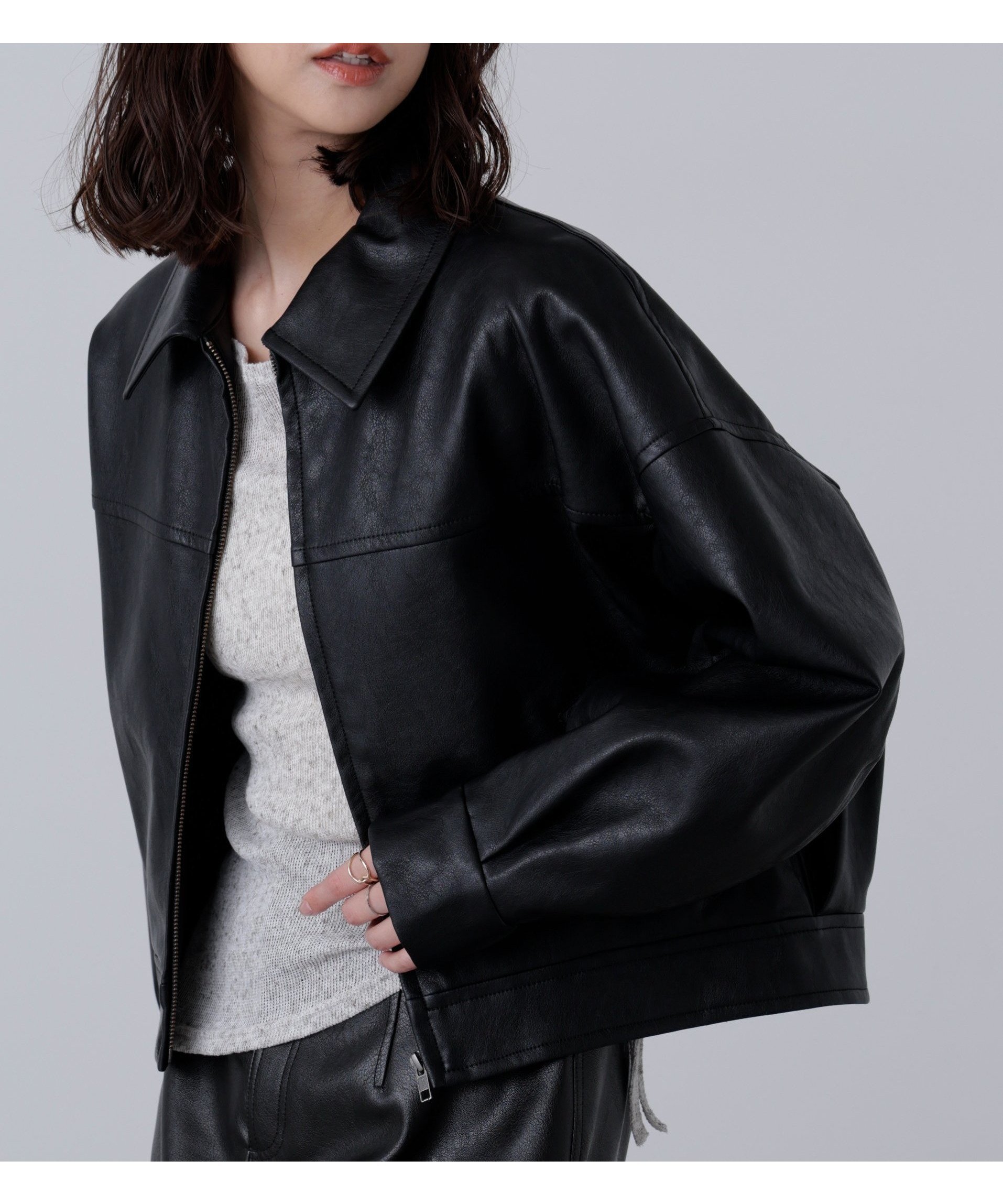 【フリーズマート/FREE'S MART】の合皮ジップアップブルゾン インテリア・キッズ・メンズ・レディースファッション・服の通販 founy(ファニー) 　ファッション　Fashion　レディースファッション　Fashion for Women　アウター　Coat / Outerwear Collection　ブルゾンジャケット・スポーティアウター　Blouson Jackets　おすすめ　Recommended / Our Picks　ギャザー　Gathered, Ruffled　ショート　Short, Short Length　スウェット / スエット　Sweatshirt, Sweatwear　フェイクレザー　Faux Leather, PU Leather　フォルム　Silhouette, Form　ブルゾン　Blouson, Bomber Jacket　リアル　Real, Realistic　ブラック|ID: prp329100004694584 ipo3291000000033898845