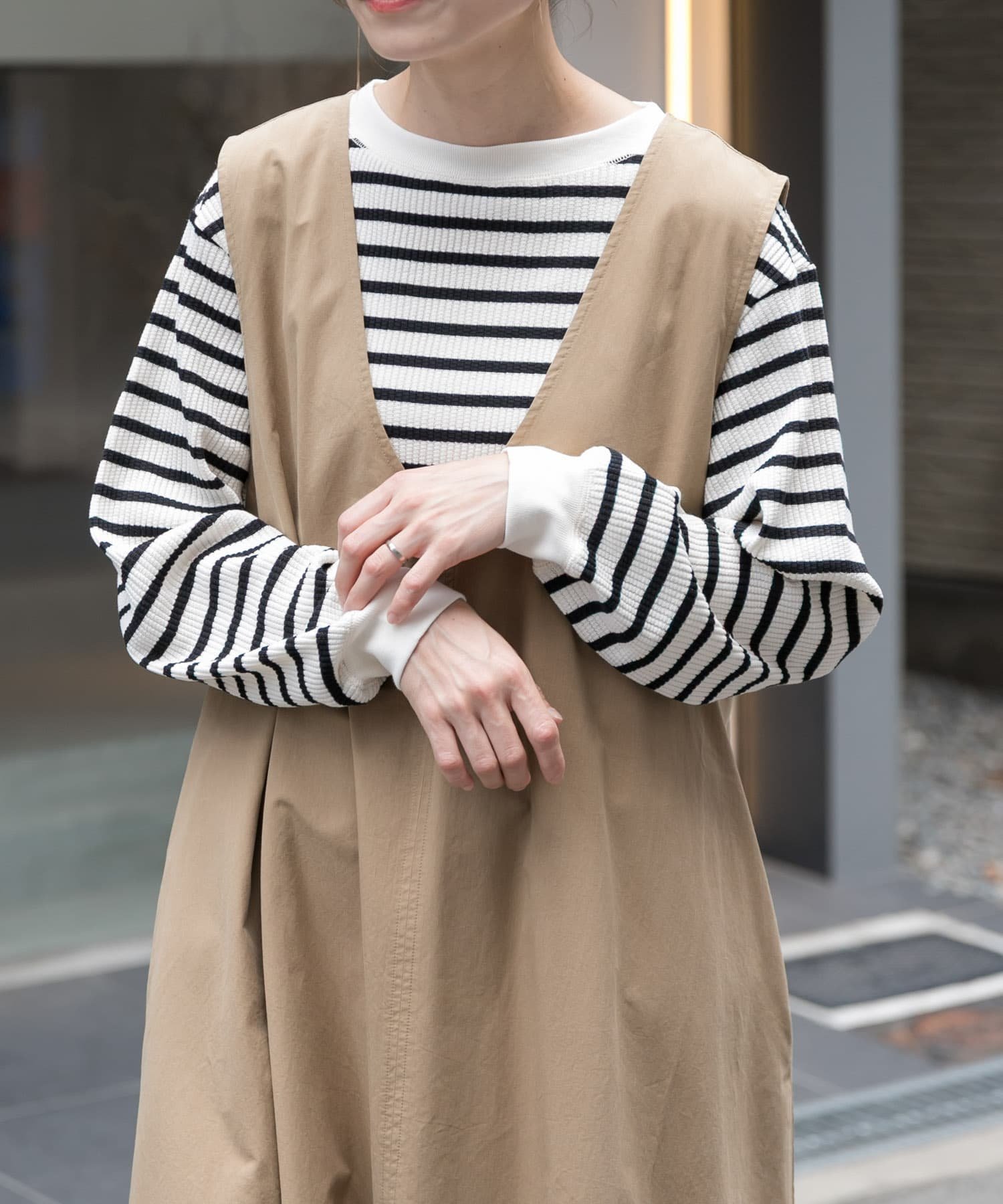 【アーバンリサーチ ドアーズ/URBAN RESEARCH DOORS】のFORK SPOON 変形ワッフルロングスリーブTシャツ インテリア・キッズ・メンズ・レディースファッション・服の通販 founy(ファニー) 　ファッション　Fashion　レディースファッション　Fashion for Women　トップス・カットソー　Cut & Sew Tops　シャツ・ブラウス・オフィスカジュアル　Elegant Blouses & Button-Ups　ロングTシャツ・Tシャツ　Longline T-Shirts & Tees　2025年　2025　2025-2026秋冬・A/W　Autumn/Winter 2025–26 AW25–26　冬　Winter / This Winter　インナー　Innerwear　サロペット　Overalls, Salopette　シンプル　Simple, Minimal　スタンダード　Standard, Basic　ベーシック　Basic, Essential　ボーダー　Border, Stripe　ワッフル　Waffle, Waffle Knit　定番　Standard, Basic Item　無地　Plain, Solid Color　A/W・秋冬　Autumn/Winter　IVOxBLK|ID: prp329100004694606 ipo3291000000034592139