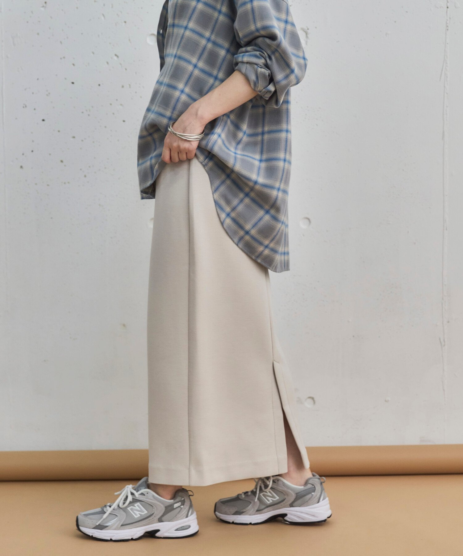 【ドゥ アルシーヴ/Doux archives】のボンディングタイトスカート インテリア・キッズ・メンズ・レディースファッション・服の通販 founy(ファニー) 　ファッション　Fashion　レディースファッション　Fashion for Women　スカート　Skirts　おすすめ　Recommended / Our Picks　カットソー　Cut and Sewn Top　スリット　Slit, Slit Detail　タイトスカート　Pencil Skirt, Tight Skirt　ボンディング　Bonding, Bonded Fabric　エレガント 上品　Elegant　人気　Popular, Best Seller　GREIGE|ID: prp329100004694629 ipo3291000000033899209