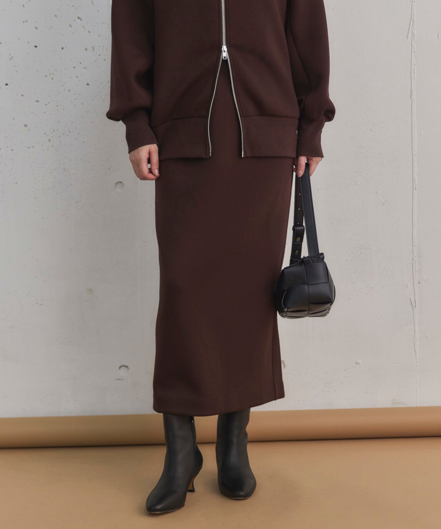 【ドゥ アルシーヴ/Doux archives】のボンディングタイトスカート インテリア・キッズ・メンズ・レディースファッション・服の通販 founy(ファニー) 　ファッション　Fashion　レディースファッション　Fashion for Women　スカート　Skirts　おすすめ　Recommended / Our Picks　カットソー　Cut and Sewn Top　スリット　Slit, Slit Detail　タイトスカート　Pencil Skirt, Tight Skirt　ボンディング　Bonding, Bonded Fabric　エレガント 上品　Elegant　人気　Popular, Best Seller　BROWN|ID: prp329100004694629 ipo3291000000033899211