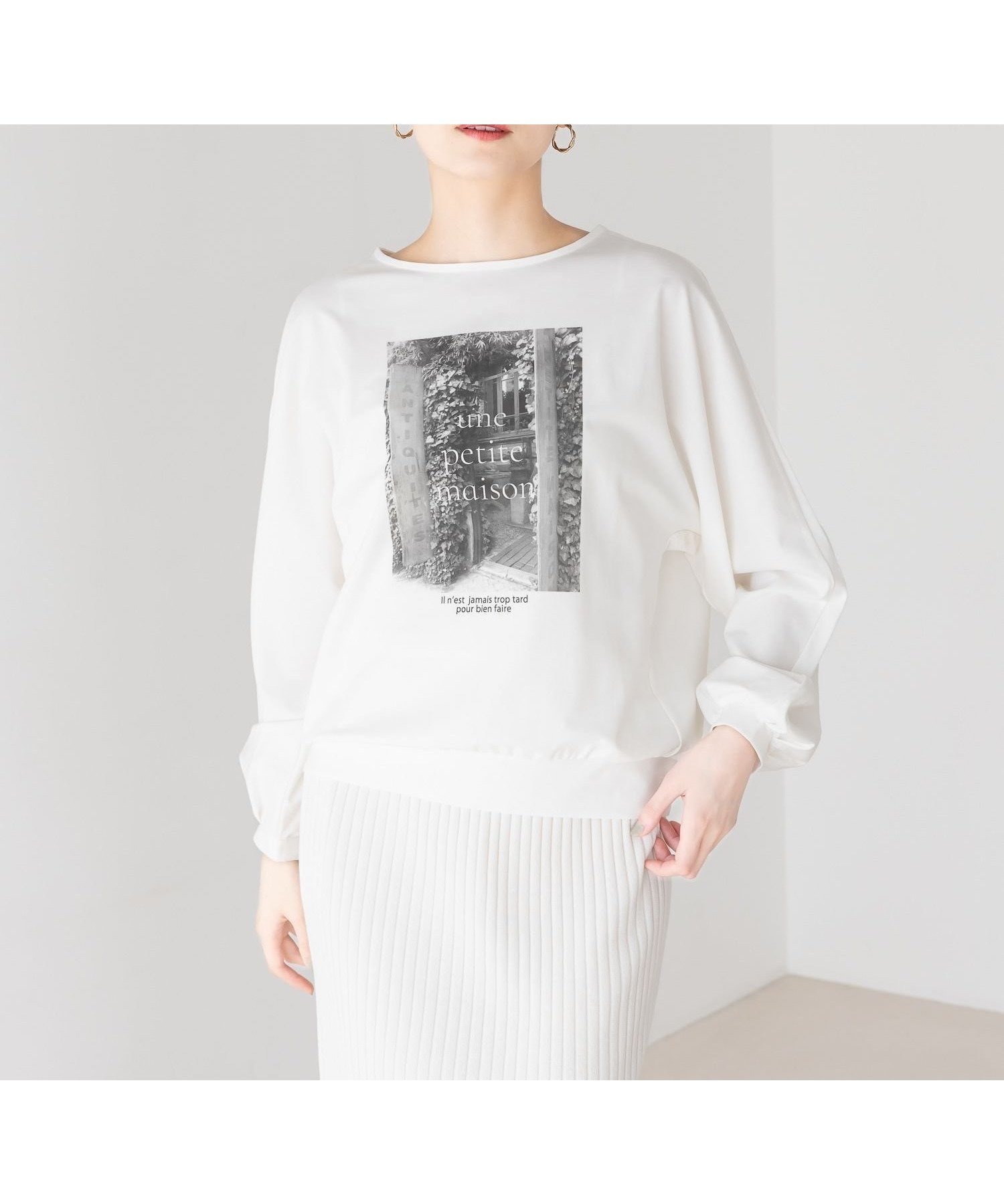 【エルーラ/Elura】のポンチフォトTシャツ/ 289200 インテリア・キッズ・メンズ・レディースファッション・服の通販 founy(ファニー) 　ファッション　Fashion　レディースファッション　Fashion for Women　トップス・カットソー　Cut & Sew Tops　シャツ・ブラウス・オフィスカジュアル　Elegant Blouses & Button-Ups　ロングTシャツ・Tシャツ　Longline T-Shirts & Tees　おすすめ　Recommended / Our Picks　スリーブ　Sleeve, Long Sleeve / Short Sleeve　ボトム　Bottoms, Lower Wear　モノトーン　Monotone, Black and White　定番　Standard, Basic Item　ホワイトロゴ03|ID: prp329100004694675 ipo3291000000033899584