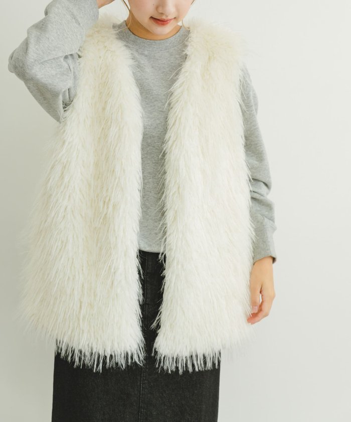 【アイテムズアーバンリサーチ/ITEMS URBAN RESEARCH】のフェイクファーベスト インテリア・キッズ・メンズ・レディースファッション・服の通販 founy(ファニー) https://founy.com/ ファッション Fashion レディースファッション Fashion for Women アウター Coat / Outerwear Collection トップス・カットソー Cut & Sew Tops ベスト&ジレ / 重ね着スタイル Vests & Gilets 2024年 2024 2024-2025秋冬・A/W Autumn/Winter 2024–25 AW24–25 冬 Winter / This Winter シンプル Simple, Minimal フェイクファー Faux Fur, Imitation Fur ベスト Vest, Waistcoat A/W・秋冬 Autumn/Winter |ID: prp329100004694703 ipo3291000000033899982