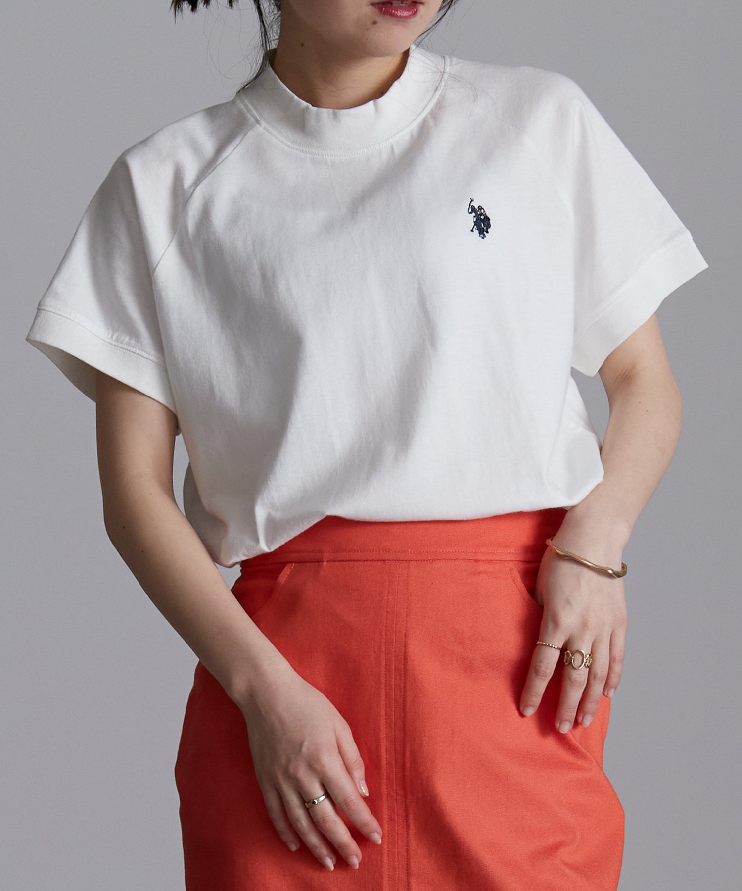 【ラナン/Ranan】のUSP 綿100%プチハイネックTシャツ インテリア・キッズ・メンズ・レディースファッション・服の通販 founy(ファニー) 　ファッション　Fashion　レディースファッション　Fashion for Women　トップス・カットソー　Cut & Sew Tops　シャツ・ブラウス・オフィスカジュアル　Elegant Blouses & Button-Ups　ロングTシャツ・Tシャツ　Longline T-Shirts & Tees　イタリア　Italy　腕時計　Wristwatch　コレクション　Collection, Seasonal Line　シンプル　Simple, Minimal　トレンド　Trend, Trending Now　人気　Popular, Best Seller　フィット　Fit, Slim Fit　ワンポイント　One Point, Statement Accent　夏　Summer　オフホワイト|ID: prp329100004694718 ipo3291000000033980354
