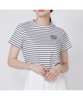 【マーリエ ル カセット/Maglie le cassetto】のLOVERコンパクトTシャツ 人気、トレンドファッション・服の通販 founy(ファニー) ファッション Fashion レディースファッション Fashion for Women トップス・カットソー Cut & Sew Tops シャツ・ブラウス・オフィスカジュアル Elegant Blouses & Button-Ups ロングTシャツ・Tシャツ Longline T-Shirts & Tees カットソー Cut and Sewn Top コンパクト Compact, Small Size シンプル Simple, Minimal ジャケット Jacket, Outerwear ストレッチ Stretch, Stretchy Fabric スリット Slit, Slit Detail デニム Denim, Jeans Material ドレープ Drape, Draping Fabric リラックス Relax, Relaxed Fit エレガント 上品 Elegant |ID:prp329100004694779