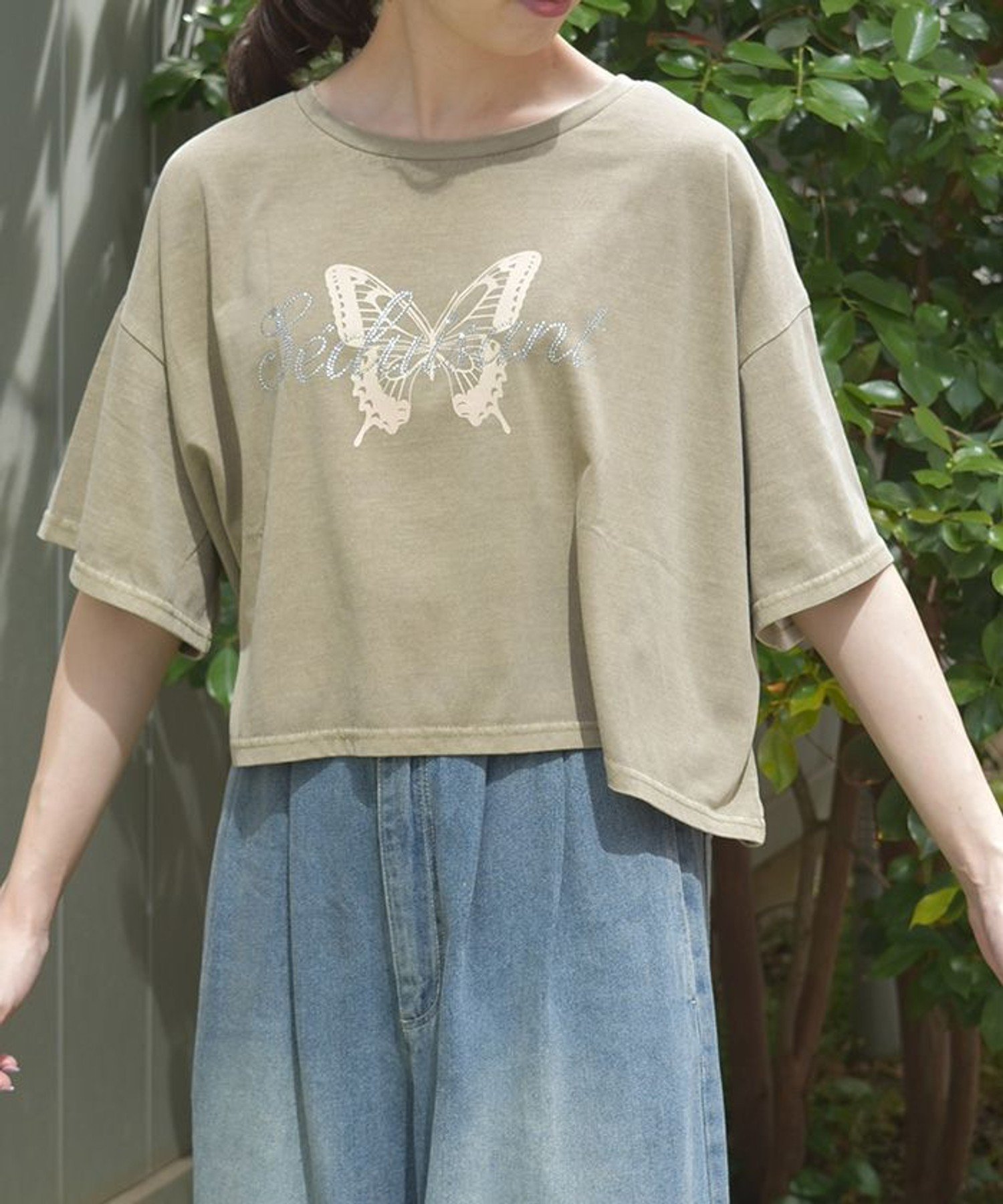 【アクシーズファム/axes femme】のビジューロゴショートTシャツ インテリア・キッズ・メンズ・レディースファッション・服の通販 founy(ファニー) 　ファッション　Fashion　レディースファッション　Fashion for Women　トップス・カットソー　Cut & Sew Tops　シャツ・ブラウス・オフィスカジュアル　Elegant Blouses & Button-Ups　ロングTシャツ・Tシャツ　Longline T-Shirts & Tees　ショート　Short, Short Length　スパンコール　Sequins, Sequin Embellishment　ハーフ　Half, Half-Length　バタフライ　Butterfly, Butterfly Motif　バランス　Balance, Style Balance　フロント　Front, Front Design　プリント　Print, Printed Pattern　ヴィンテージ　Vintage Style　ベージュ|ID: prp329100004694880 ipo3291000000033901478