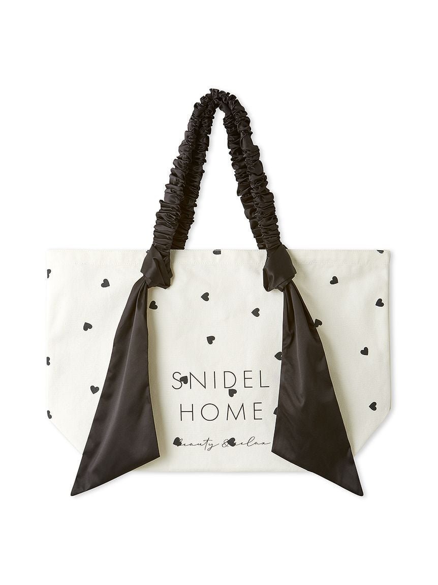 【スナイデル ホーム/SNIDEL HOME】のオーガニックキャンバストート -BIG-(HEART) 人気、トレンドファッション・服の通販 founy(ファニー) 　ファッション　Fashion　レディースファッション　Fashion for Women　バッグ　Bags　おすすめ　Recommended / Our Picks　キャンバス　Canvas, Canvas Fabric　ギャザー　Gathered, Ruffled　フェミニン　Feminine, Girly　プリント　Print, Printed Pattern　ポケット　Pocket, Pocket Detail　ポーチ　Pouch, Small Case　リボン　Ribbon, Bow　ビジネス 仕事 通勤　Business / Work / Commuting　定番　Standard, Basic Item　旅行　Travel　 other-1|ID: prp329100004694929 ipo3291000000033901899