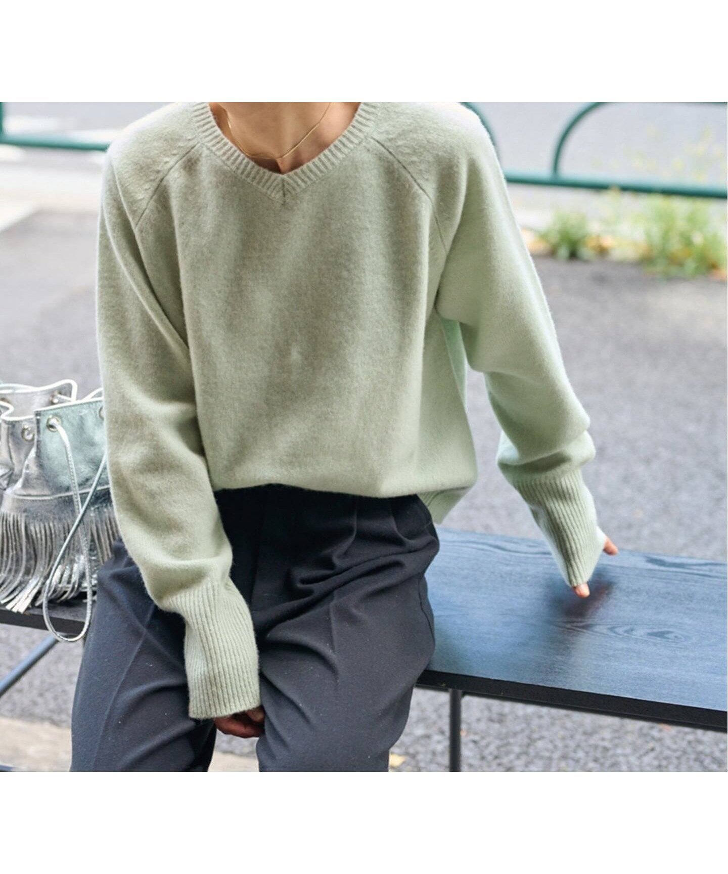【ジャーナルスタンダード レリューム/JOURNAL STANDARD relume】の《一部WEB限定追加 / 新色》ウールカシミヤVネックプルオーバー インテリア・キッズ・メンズ・レディースファッション・服の通販 founy(ファニー) 　ファッション　Fashion　レディースファッション　Fashion for Women　トップス・カットソー　Cut & Sew Tops　カジュアルプルオーバー・ニットトップス　Pullovers & Knit Tops / Casual Pullovers　Vネックトップス　V-Neck Tops / V-Cut Neckline Shirts　2025年　2025　2025-2026秋冬・A/W　Autumn/Winter 2025–26 AW25–26　グリーン|ID: prp329100004695008 ipo3291000000033902794