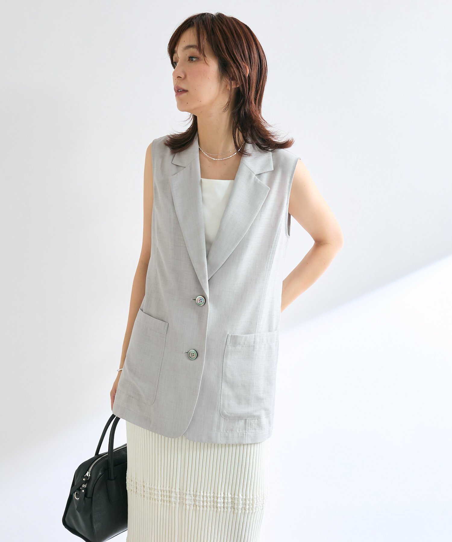 【リヴドロワ/RIVE DROITE】の【トレンドアイテム】ハーフシアージレ 人気、トレンドファッション・服の通販 founy(ファニー) 　ファッション　Fashion　レディースファッション　Fashion for Women　アウター　Coat / Outerwear Collection　トップス・カットソー　Cut & Sew Tops　ベスト&ジレ / 重ね着スタイル　Vests & Gilets　シアー　Sheer, See-Through　シンプル　Simple, Minimal　ジャケット　Jacket, Outerwear　スタイリッシュ　Stylish, Fashionable　タンク　Tank Top, Sleeveless Top　トレンド　Trend, Trending Now　人気　Popular, Best Seller　今季　This Season, Current Season　夏　Summer　春　Spring　S/S・春夏　SS, Spring/Summer, Warm Season　軽量　Lightweight, Ultra Light　 other-1|ID: prp329100004695164 ipo3291000000033904095
