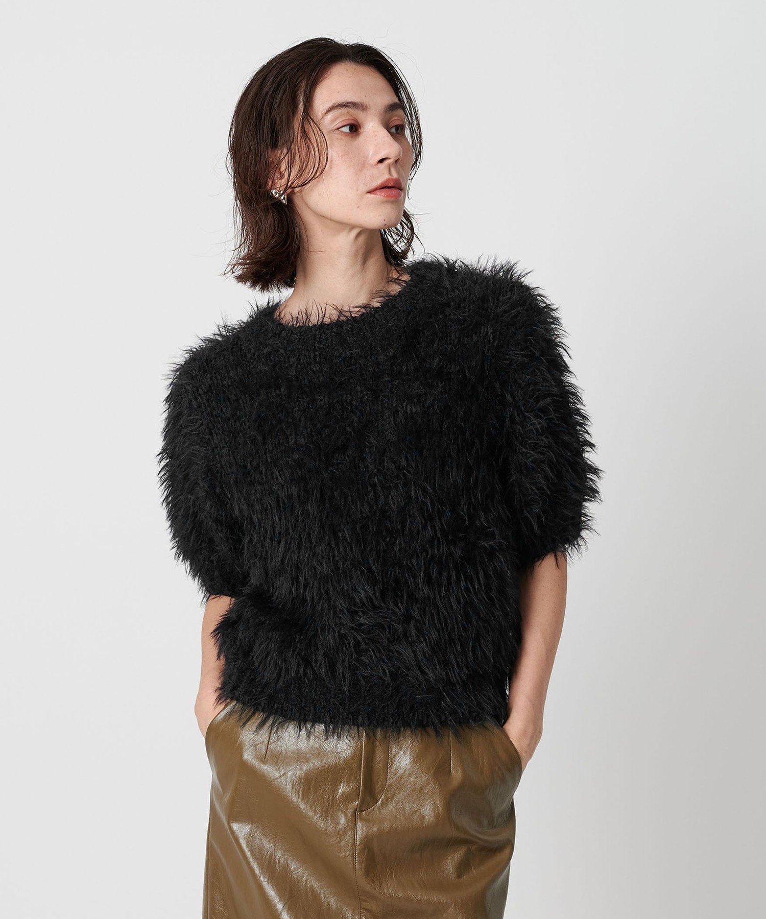 【ビューティ&ユース ユナイテッドアローズ/BEAUTY&YOUTH / UNITED ARROWS】のフェザーヤーン ハーフスリーブ ニットプルオーバー インテリア・キッズ・メンズ・レディースファッション・服の通販 founy(ファニー) 　ファッション　Fashion　レディースファッション　Fashion for Women　トップス・カットソー　Cut & Sew Tops　ニット　Knit Tops & Sweaters　カジュアルプルオーバー・ニットトップス　Pullovers & Knit Tops / Casual Pullovers　コンパクト　Compact, Small Size　今季　This Season, Current Season　シンプル　Simple, Minimal　スリーブ　Sleeve, Long Sleeve / Short Sleeve　デニム　Denim, Jeans Material　ハーフ　Half, Half-Length　フェザー　Feather, Feather Detail　フェザーヤーン　Feather Yarn, Fluffy Yarn　フェミニン　Feminine, Girly　フラット　Flat, Flat Shoes　ボトム　Bottoms, Lower Wear　半袖　Short Sleeve, Half Sleeve　ミックス　Mix, Mixed Style　おすすめ　Recommended / Our Picks　BLACK|ID: prp329100004695399 ipo3291000000034032606