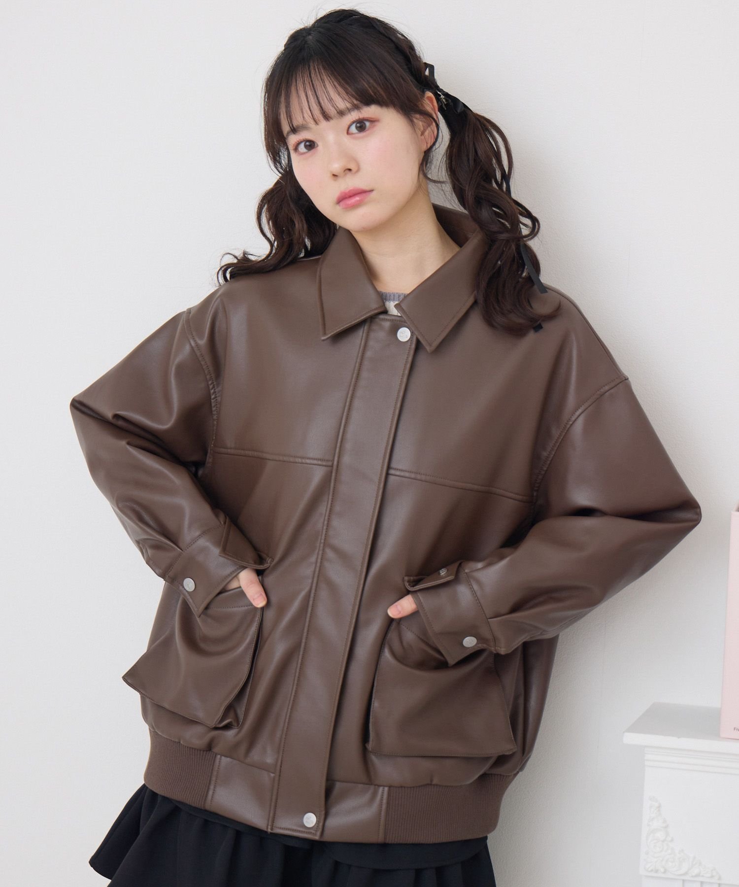 【レトロガール/RETRO GIRL】のリボン刺繍FレザーJK インテリア・キッズ・メンズ・レディースファッション・服の通販 founy(ファニー) 　ファッション　Fashion　レディースファッション　Fashion for Women　ガーリー　Girly, Feminine Style　ジャケット　Jacket, Outerwear　チュール　Tulip, Tulip Motif　トレンド　Trend, Trending Now　フェイクレザー　Faux Leather, PU Leather　ブルゾン　Blouson, Bomber Jacket　ボトム　Bottoms, Lower Wear　ポケット　Pocket, Pocket Detail　リボン　Ribbon, Bow　レース　Lace, Lace Fabric　ワンポイント　One Point, Statement Accent　春　Spring　ブラウン|ID: prp329100004695709 ipo3291000000033908777