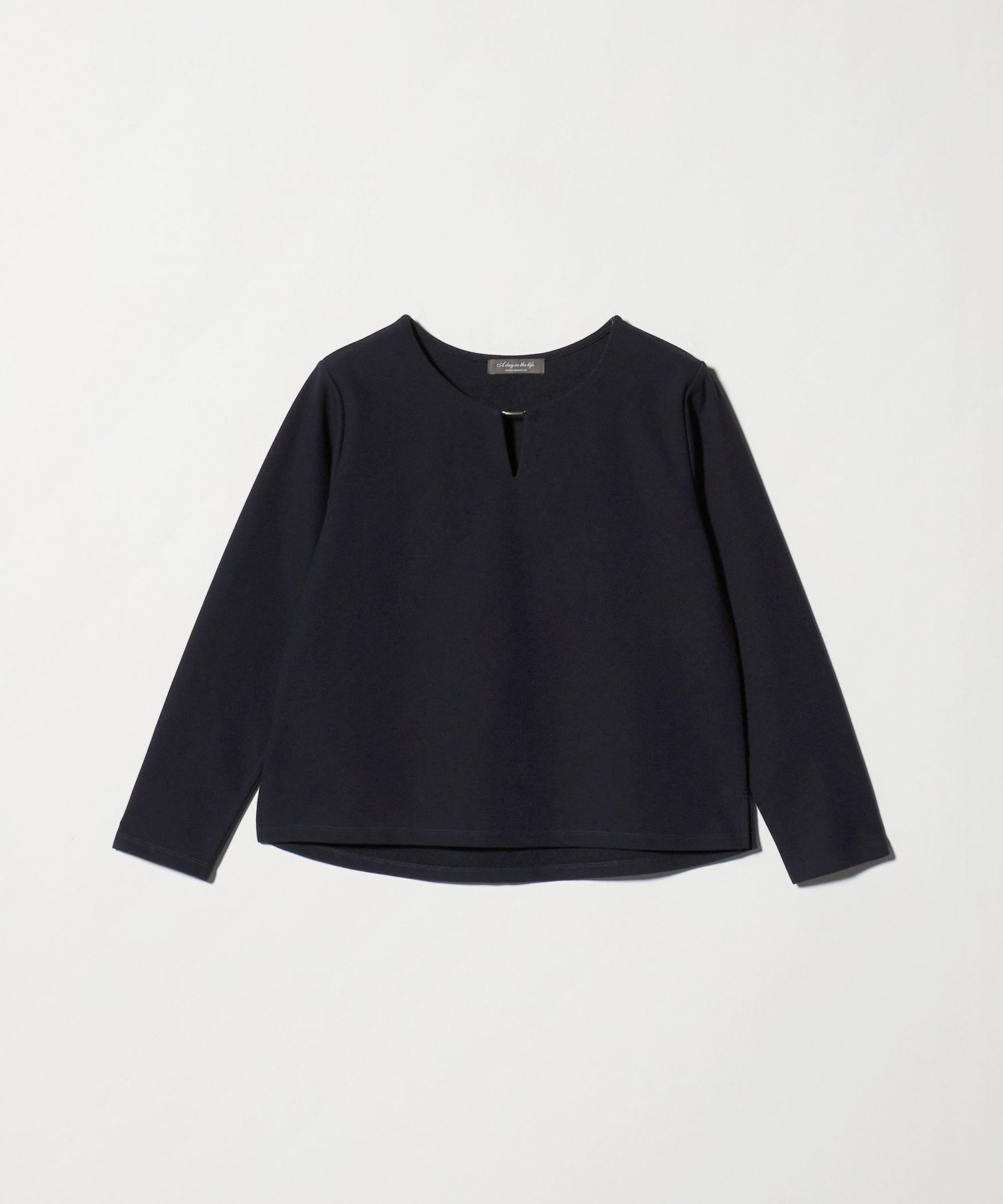 【ユナイテッドアローズ/UNITED ARROWS】のサーフニット メタルパーツ カットソー A DAY IN THE LIFE インテリア・キッズ・メンズ・レディースファッション・服の通販 founy(ファニー) 　ファッション　Fashion　レディースファッション　Fashion for Women　トップス・カットソー　Cut & Sew Tops　ニット　Knit Tops & Sweaters　カットソー・ベーシックTシャツ　Cut-and-Sewn Tops / Stretch Tees & Basics　インナー　Innerwear　カットソー　Cut and Sewn Top　ジャケット　Jacket, Outerwear　スリット　Slit, Slit Detail　スーツ　Suit, Formalwear　デニム　Denim, Jeans Material　ネックレス　Necklace, Pendant Necklace　メタル　Metal, Metal Parts　A/W・秋冬　Autumn/Winter　アウトレット　Outlet / Clearance　ビジネス 仕事 通勤　Business / Work / Commuting　NAVY|ID: prp329100004695783 ipo3291000000033966762