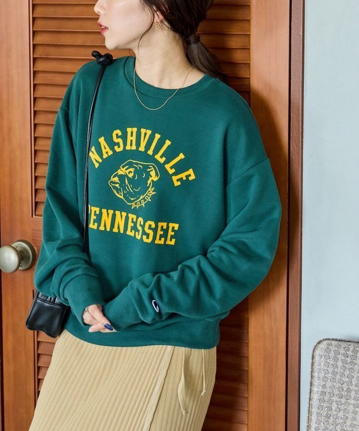 【フリークスストア/FREAK'S STORE】の別注 ブルドッグ フロッキー プリント スウェット【限定展開】Champion チャンピオン スウェット プリント ブルドッグ 25AW インテリア・キッズ・メンズ・レディースファッション・服の通販 founy(ファニー) 　ファッション　Fashion　レディースファッション　Fashion for Women　トップス・カットソー　Cut & Sew Tops　レディースパーカー・カジュアルフーディー　Casual Hoodies & Sweatshirts　スウェット・クルーネックトップス　Sweatshirts & Crewnecks / Relaxed Fit Sweat Tops　2025年　2025　2025-2026秋冬・A/W　Autumn/Winter 2025–26 AW25–26　スウェット / スエット　Sweatshirt, Sweatwear　スペシャル　Special, Limited Edition　プリント　Print, Printed Pattern　別注　Limited Edition, Custom Order　グリーン|ID: prp329100004695828 ipo3291000000034071166