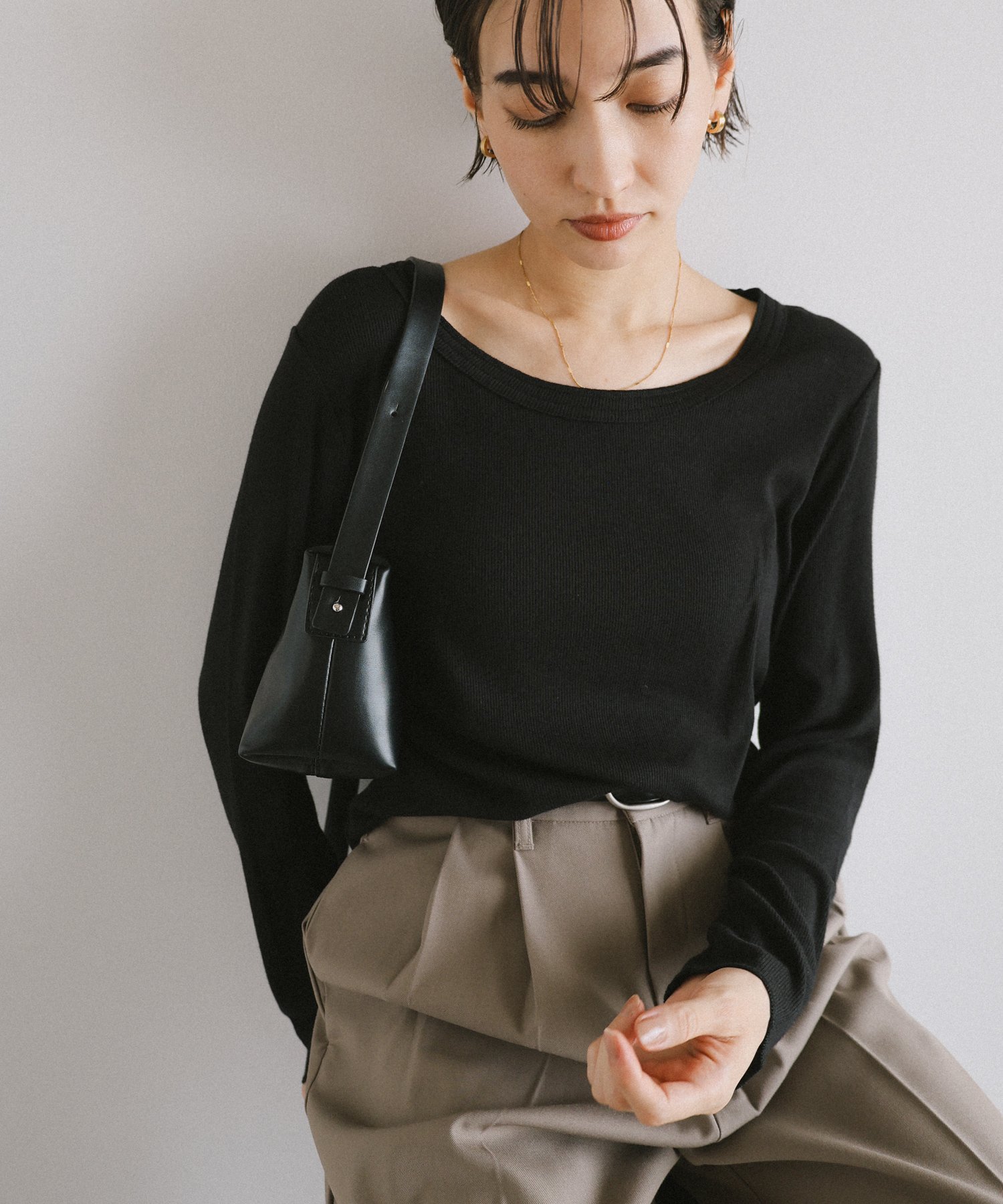 【アンドミー/andme】のテレコリブ ラウンドネック プルオーバー evernavy エバーネイビー 人気、トレンドファッション・服の通販 founy(ファニー) ファッション Fashion レディースファッション Fashion for Women トップス・カットソー Cut & Sew Tops カジュアルプルオーバー・ニットトップス Pullovers & Knit Tops / Casual Pullovers アクリル Acrylic Material インナー Innerwear コンパクト Compact, Small Size ジャケット Jacket, Outerwear ストレッチ Stretch, Stretchy Fabric タンク Tank Top, Sleeveless Top 長袖 Long Sleeve, Full Sleeve ハイネック High Neck, Mock Neck ベーシック Basic, Essential ラウンド Round, Round Neck エレガント 上品 Elegant other-1|ID: prp329100004695848 ipo3291000000034561194