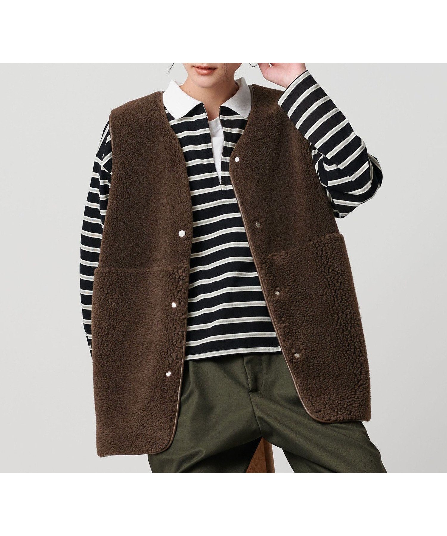 【ビューティ&ユース ユナイテッドアローズ/BEAUTY&YOUTH / UNITED ARROWS】の【WEB限定】ボア*フェイクムートン リバーシブルベスト インテリア・キッズ・メンズ・レディースファッション・服の通販 founy(ファニー) 　ファッション　Fashion　レディースファッション　Fashion for Women　アウター　Coat / Outerwear Collection　トップス・カットソー　Cut & Sew Tops　ベスト&ジレ / 重ね着スタイル　Vests & Gilets　ジャケット　Jacket, Outerwear　スウェット / スエット　Sweatshirt, Sweatwear　デニム　Denim, Jeans Material　フェイクムートン　Faux Shearling, Faux Mouton　ブルゾン　Blouson, Bomber Jacket　ベスト　Vest, Waistcoat　リバーシブル　Reversible, Two-Sided　ロング　Long, Long-Length　おすすめ　Recommended / Our Picks　DK.BROWN|ID: prp329100004695874 ipo3291000000033910244