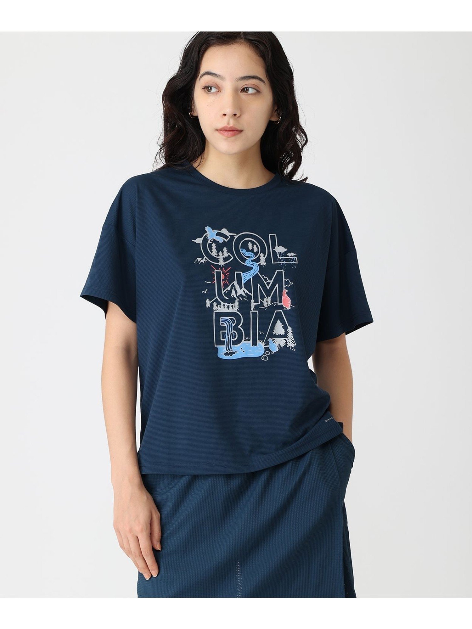 【コロンビア/Columbia】のColumbia/ ウィメンズローハイクオムニフリーズショートスリーブTシャツ /コロンビア インテリア・キッズ・メンズ・レディースファッション・服の通販 founy(ファニー) 　ファッション　Fashion　レディースファッション　Fashion for Women　トップス・カットソー　Cut & Sew Tops　シャツ・ブラウス・オフィスカジュアル　Elegant Blouses & Button-Ups　ロングTシャツ・Tシャツ　Longline T-Shirts & Tees　おすすめ　Recommended / Our Picks　アウトドア　Outdoor Clothing　グラフィック　Graphic, Graphic Design　トレンド　Trend, Trending Now　フィット　Fit, Slim Fit　フロント　Front, Front Design　メッシュ　Mesh, Net Fabric　モチーフ　Motif, Design Theme　リラックス　Relax, Relaxed Fit　夏　Summer　ネイビー[007011]|ID: prp329100004695901 ipo3291000000033910513