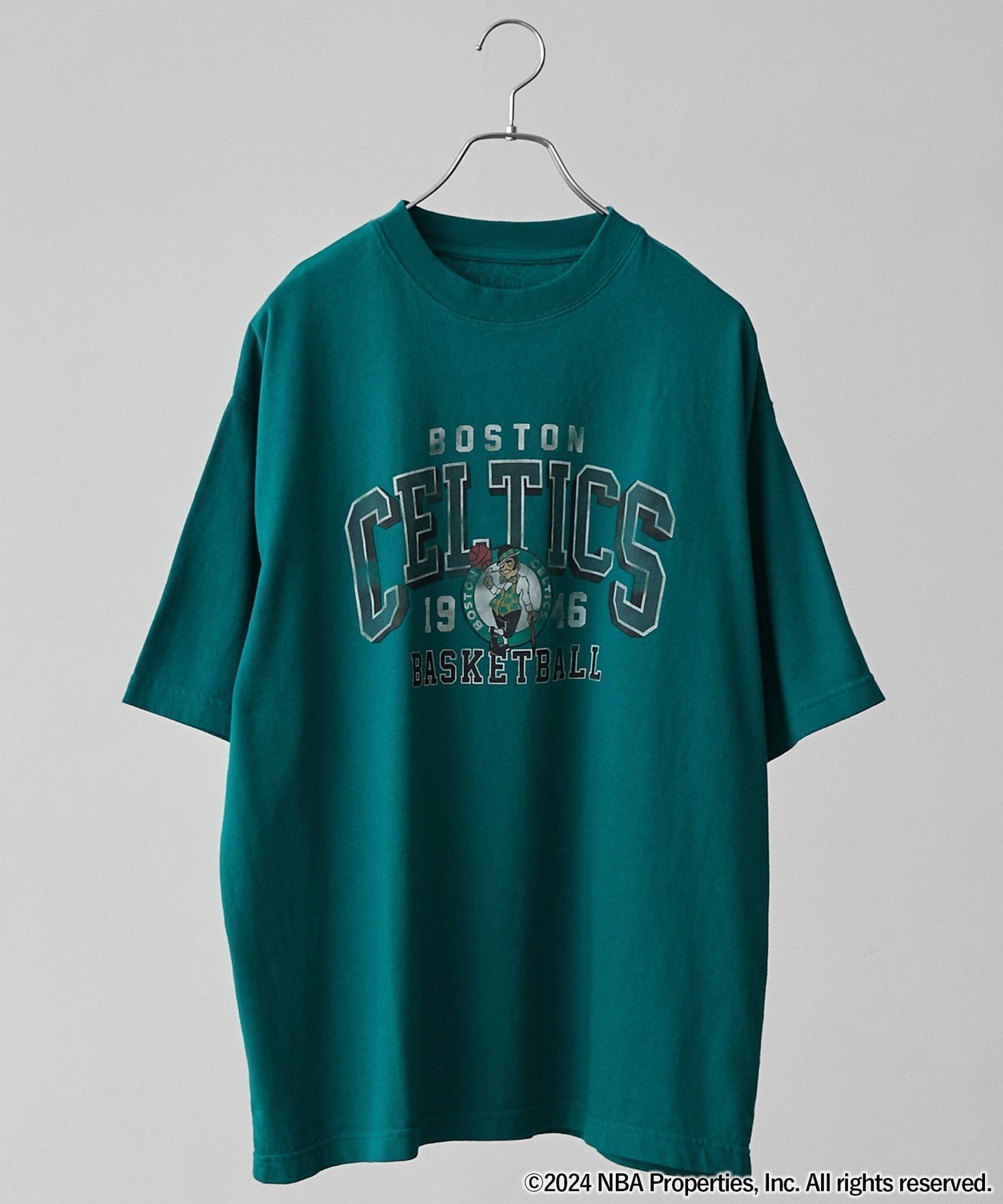 【コーエン/COEN】のNBA別注グラフィックTシャツ(WEB限定カラー) インテリア・キッズ・メンズ・レディースファッション・服の通販 founy(ファニー) 　ファッション　Fashion　レディースファッション　Fashion for Women　トップス・カットソー　Cut & Sew Tops　シャツ・ブラウス・オフィスカジュアル　Elegant Blouses & Button-Ups　ロングTシャツ・Tシャツ　Longline T-Shirts & Tees　ウォッシュ　Washed Finish　ヴィンテージ　Vintage Style　カーゴパンツ　Cargo Pants, Utility Pants　グラフィック　Graphic, Graphic Design　ショーツ　Shorts, Short Pants　デニム　Denim, Jeans Material　ニューヨーク　New York, NYC Style　人気　Popular, Best Seller　パープル　Purple, Violet　別注　Limited Edition, Custom Order　DK.GREEN|ID: prp329100004695974 ipo3291000000033911224