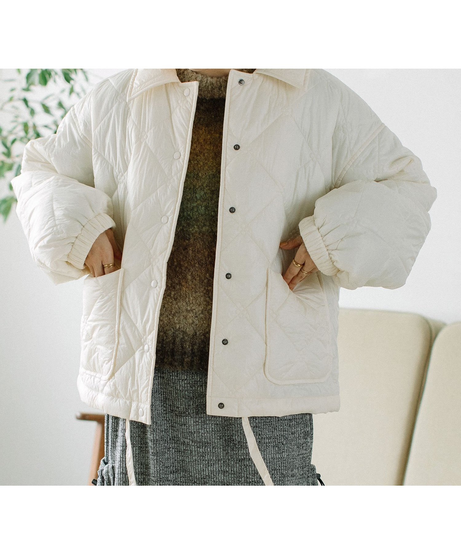 【プードゥドゥ/POU DOU DOU】のボリューム袖キルティングショートコート 人気、トレンドファッション・服の通販 founy(ファニー) 　ファッション　Fashion　レディースファッション　Fashion for Women　アウター　Coat / Outerwear Collection　コート・ロングコート・ピーコート　Long Coats, Peacoats & More　キルティング　Quilted, Quilting　ストレート　Straight, Straight Cut　スマート　Smart, Elegant　バランス　Balance, Style Balance　パッチ　Patch, Appliqué　ポケット　Pocket, Pocket Detail　モチーフ　Motif, Design Theme　 other-1|ID: prp329100004696006 ipo3291000000033911431