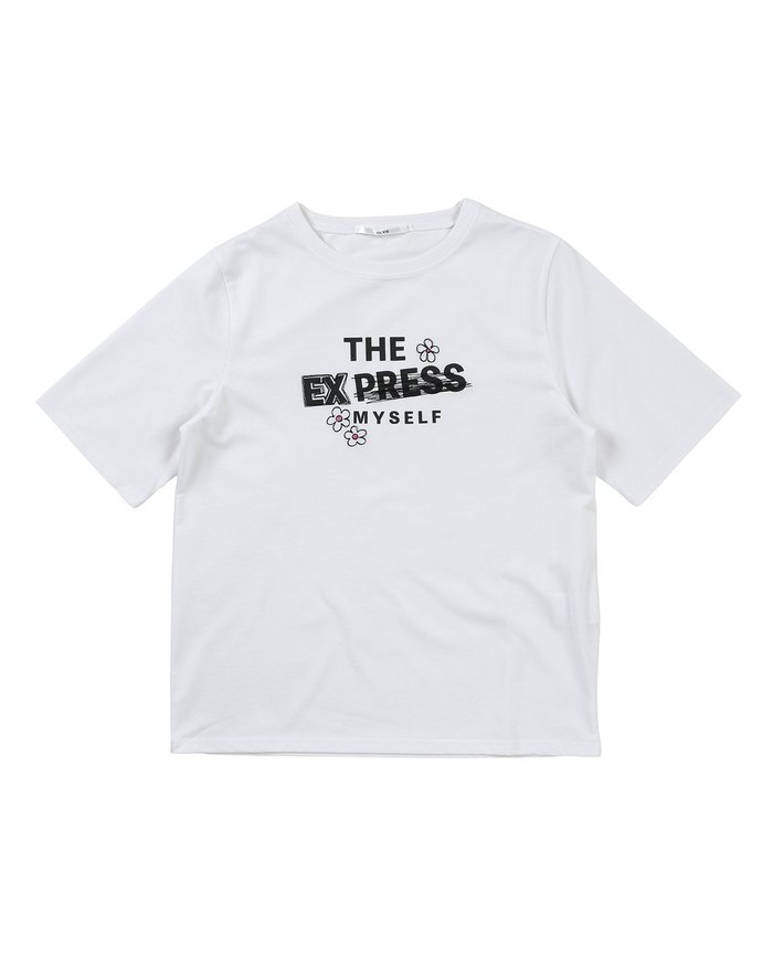 【その他のブランド/Other】のフラワー×ロゴ刺しゅうTシャツ インテリア・キッズ・メンズ・レディースファッション・服の通販 founy(ファニー) https://founy.com/ ファッション Fashion レディースファッション Fashion for Women トップス・カットソー Cut & Sew Tops シャツ・ブラウス・オフィスカジュアル Elegant Blouses & Button-Ups ロングTシャツ・Tシャツ Longline T-Shirts & Tees インナー Innerwear カーゴパンツ Cargo Pants, Utility Pants 今季 This Season, Current Season サンダル Sandals, Summer Shoes シンプル Simple, Minimal ジャケット Jacket, Outerwear スニーカー Sneakers, Trainers スラックス Slacks, Dress Pants デニム Denim, Jeans Material フェミニン Feminine, Girly フラット Flat, Flat Shoes フラワー Flower, Floral フレア Flare, Flared フロント Front, Front Design プリント Print, Printed Pattern ベーシック Basic, Essential ボトム Bottoms, Lower Wear ミックス Mix, Mixed Style モチーフ Motif, Design Theme ロング Long, Long-Length おすすめ Recommended / Our Picks |ID: prp329100004696024 ipo3291000000033911583