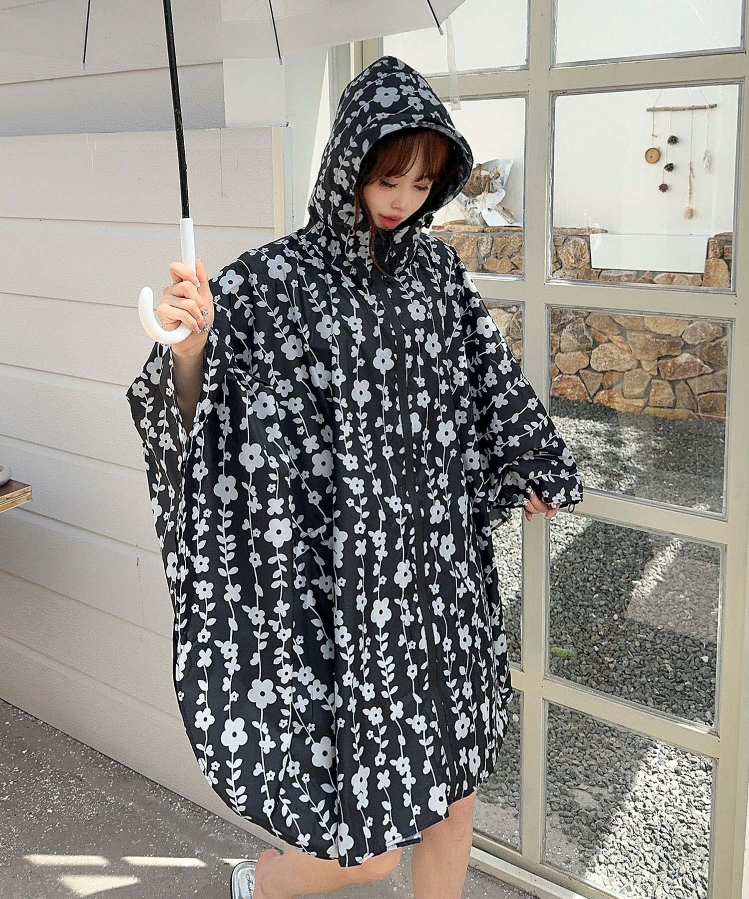 【アイモハ/aimoha】のaimoha -select-/総柄 レインコート レインポンチョ インテリア・キッズ・メンズ・レディースファッション・服の通販 founy(ファニー) 　ファッション　Fashion　レディースファッション　Fashion for Women　アウター　Coat / Outerwear Collection　コート・ロングコート・ピーコート　Long Coats, Peacoats & More　ポンチョ・ケープコート　Ponchos & Capes　コンパクト　Compact, Small Size　ジップ　Zip, Zipper　ドット　Polka Dot, Dot Pattern　プリント　Print, Printed Pattern　リュック　Backpack, Rucksack　軽量　Lightweight, Ultra Light　その他1|ID: prp329100004696049 ipo3291000000033911817