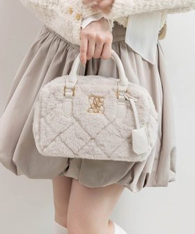 【ランダ/RANDA】の2WAY ファーキルティングボストンバッグ 人気、トレンドファッション・服の通販 founy(ファニー) ファッション Fashion レディースファッション Fashion for Women バッグ Bags キルティング Quilted, Quilting ショルダー Shoulder, Shoulder Strap ハンカチ Handkerchief, Hanky ボストンバッグ Boston Bag, Retro Bag ポケット Pocket, Pocket Detail ポーチ Pouch, Small Case リップ Lip, Lip Motif エレガント 上品 Elegant 財布 Wallet, Purse |ID:prp329100004696146