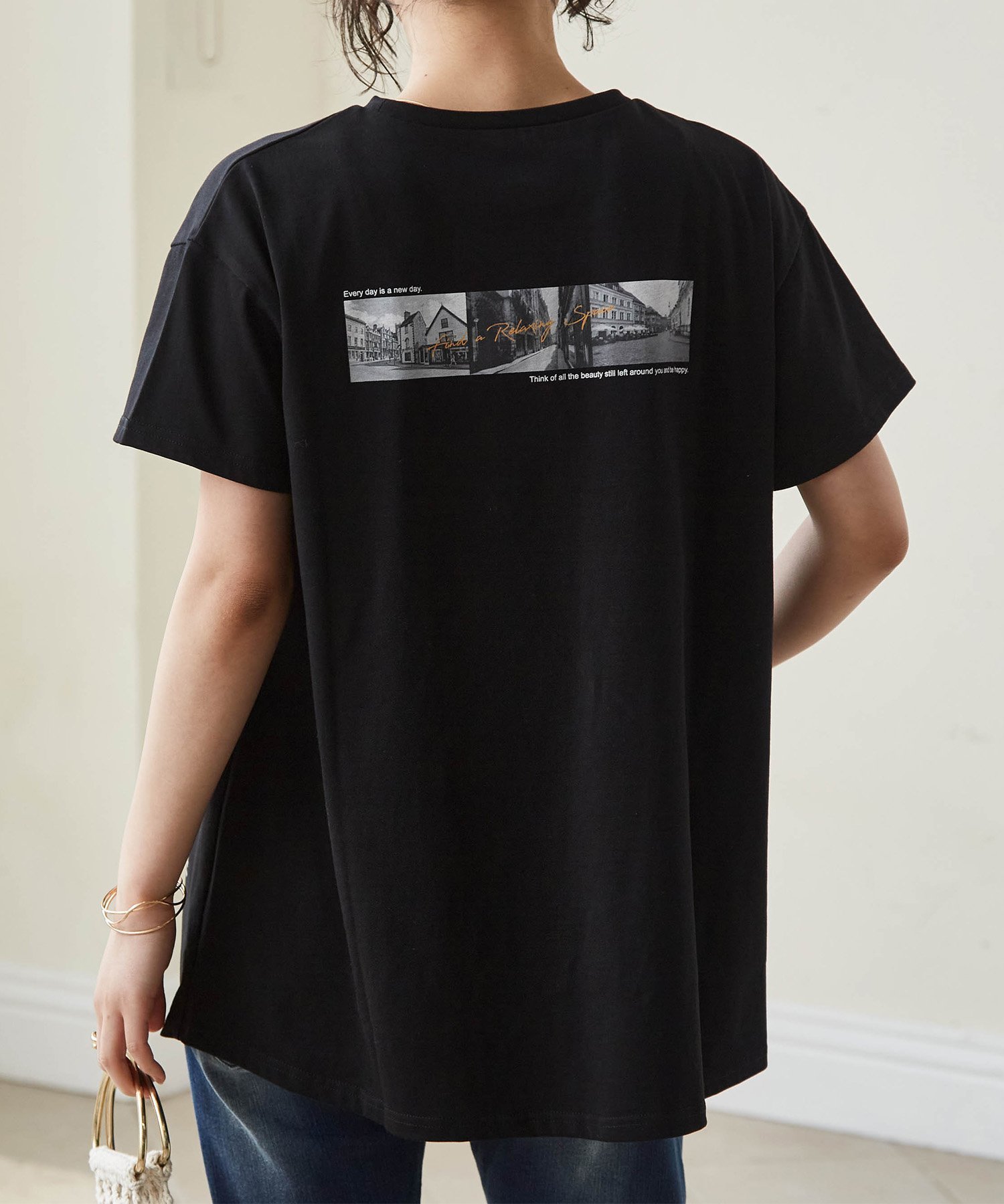 【ラナン/Ranan】のRanan/ロゴプリントアシメチュニックTシャツ インテリア・キッズ・メンズ・レディースファッション・服の通販 founy(ファニー) 　ファッション　Fashion　レディースファッション　Fashion for Women　トップス・カットソー　Cut & Sew Tops　シャツ・ブラウス・オフィスカジュアル　Elegant Blouses & Button-Ups　ロングTシャツ・Tシャツ　Longline T-Shirts & Tees　おすすめ　Recommended / Our Picks　カットソー　Cut and Sewn Top　コンパクト　Compact, Small Size　スタイリッシュ　Stylish, Fashionable　フレア　Flare, Flared　プリント　Print, Printed Pattern　ボトム　Bottoms, Lower Wear　ポケット　Pocket, Pocket Detail　夏　Summer　ブラック|ID: prp329100004696188 ipo3291000000034011487