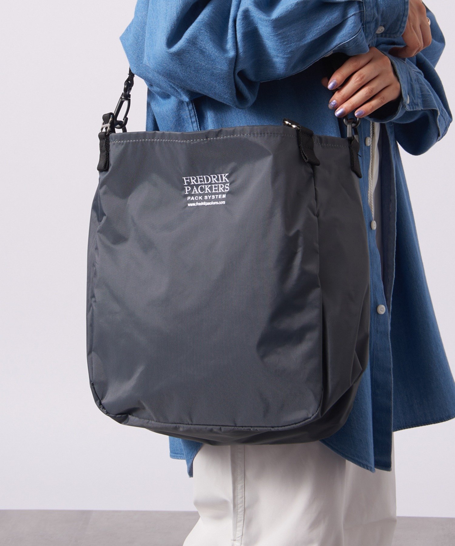 【セットアップセブン/SETUP7】のFREDRIK PACKERS/210D+600D MISSION TOTE S 2way トートバッグ ショルダーバッグ ユニセックス ギフト プレゼント インテリア・キッズ・メンズ・レディースファッション・服の通販 founy(ファニー) 　ファッション　Fashion　レディースファッション　Fashion for Women　バッグ　Bags　アウトドア　Outdoor Clothing　インナー　Innerwear　シンプル　Simple, Minimal　トレンド　Trend, Trending Now　ボックス　Boxy, Box Shape　ポケット　Pocket, Pocket Detail　ワンポイント　One Point, Statement Accent　再入荷　Restock / Back in Stock　おすすめ　Recommended / Our Picks　夏　Summer　旅行　Travel　ギフト プレゼント　Gift / Present　ビジネス 仕事 通勤　Business / Work / Commuting　CGY|ID: prp329100004696583 ipo3291000000033916153