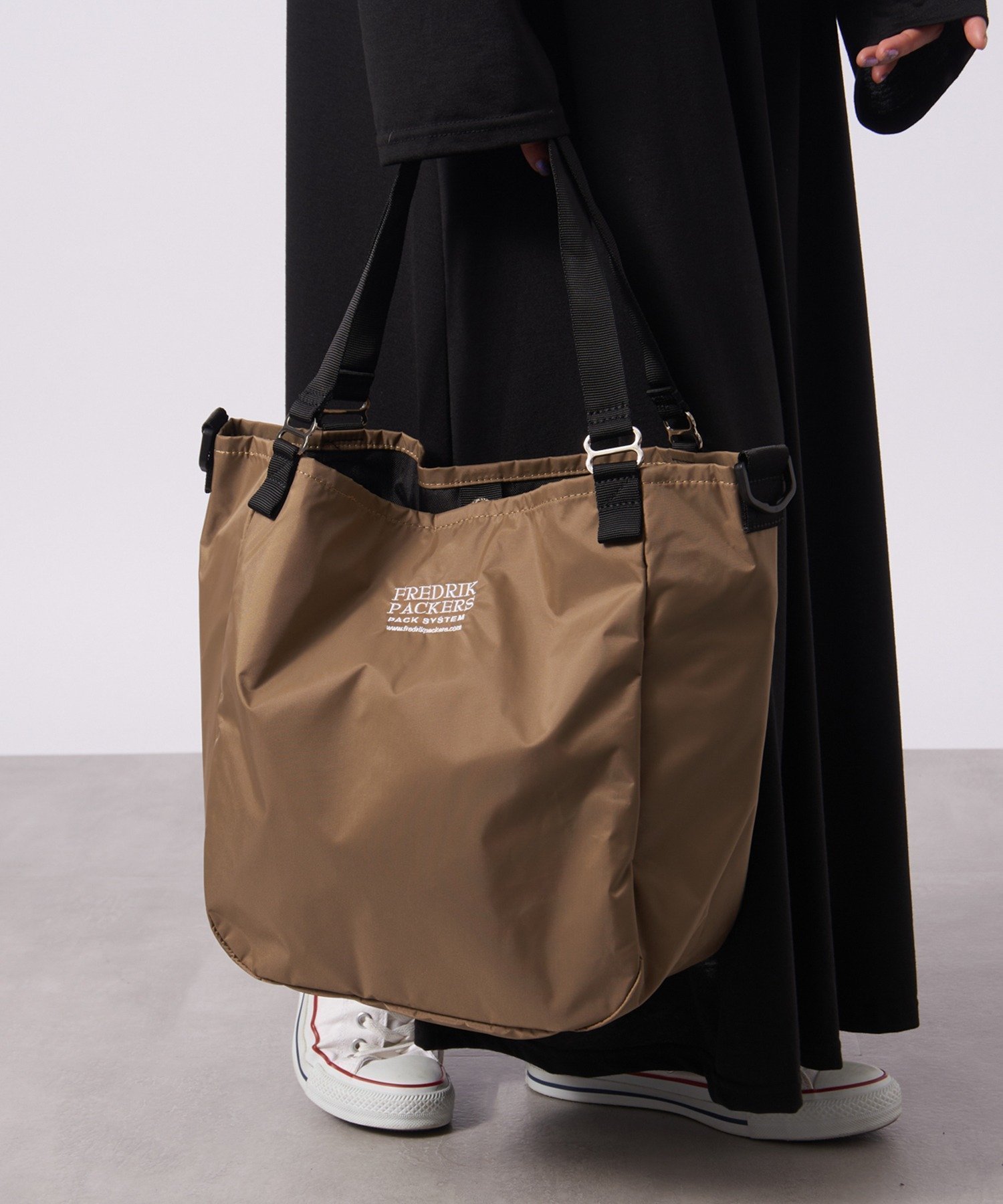 【セットアップセブン/SETUP7】のFREDRIK PACKERS/210D+600D MISSION TOTE S 2way トートバッグ ショルダーバッグ ユニセックス ギフト プレゼント インテリア・キッズ・メンズ・レディースファッション・服の通販 founy(ファニー) 　ファッション　Fashion　レディースファッション　Fashion for Women　バッグ　Bags　アウトドア　Outdoor Clothing　インナー　Innerwear　シンプル　Simple, Minimal　トレンド　Trend, Trending Now　ボックス　Boxy, Box Shape　ポケット　Pocket, Pocket Detail　ワンポイント　One Point, Statement Accent　再入荷　Restock / Back in Stock　おすすめ　Recommended / Our Picks　夏　Summer　旅行　Travel　ギフト プレゼント　Gift / Present　ビジネス 仕事 通勤　Business / Work / Commuting　KHK|ID: prp329100004696583 ipo3291000000033916154