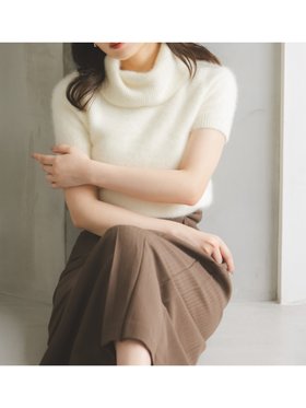 【スナイデル/SNIDEL】 フォックスファータートルプルオーバー人気、トレンドファッション・服の通販 founy(ファニー) ファッション Fashion レディースファッション Fashion for Women トップス・カットソー Cut & Sew Tops カジュアルプルオーバー・ニットトップス Pullovers & Knit Tops / Casual Pullovers おすすめ Recommended / Our Picks ウェーブ Wavy Pattern カーディガン Cardigan, Knitwear コンパクト Compact, Small Size ショート Short, Short Length タートル Turtleneck, Turtle Collar フォックス Fox, Fox Fur 今季 This Season, Current Season 半袖 Short Sleeve, Half Sleeve |ID:prp329100004696634