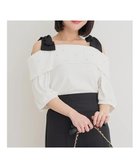 【その他のブランド/Other】の【WEB限定】ビジュー付きショルダーリボンオフショルトップス オフホワイト|ID: prp329100004697184 ipo3291000000033919908
