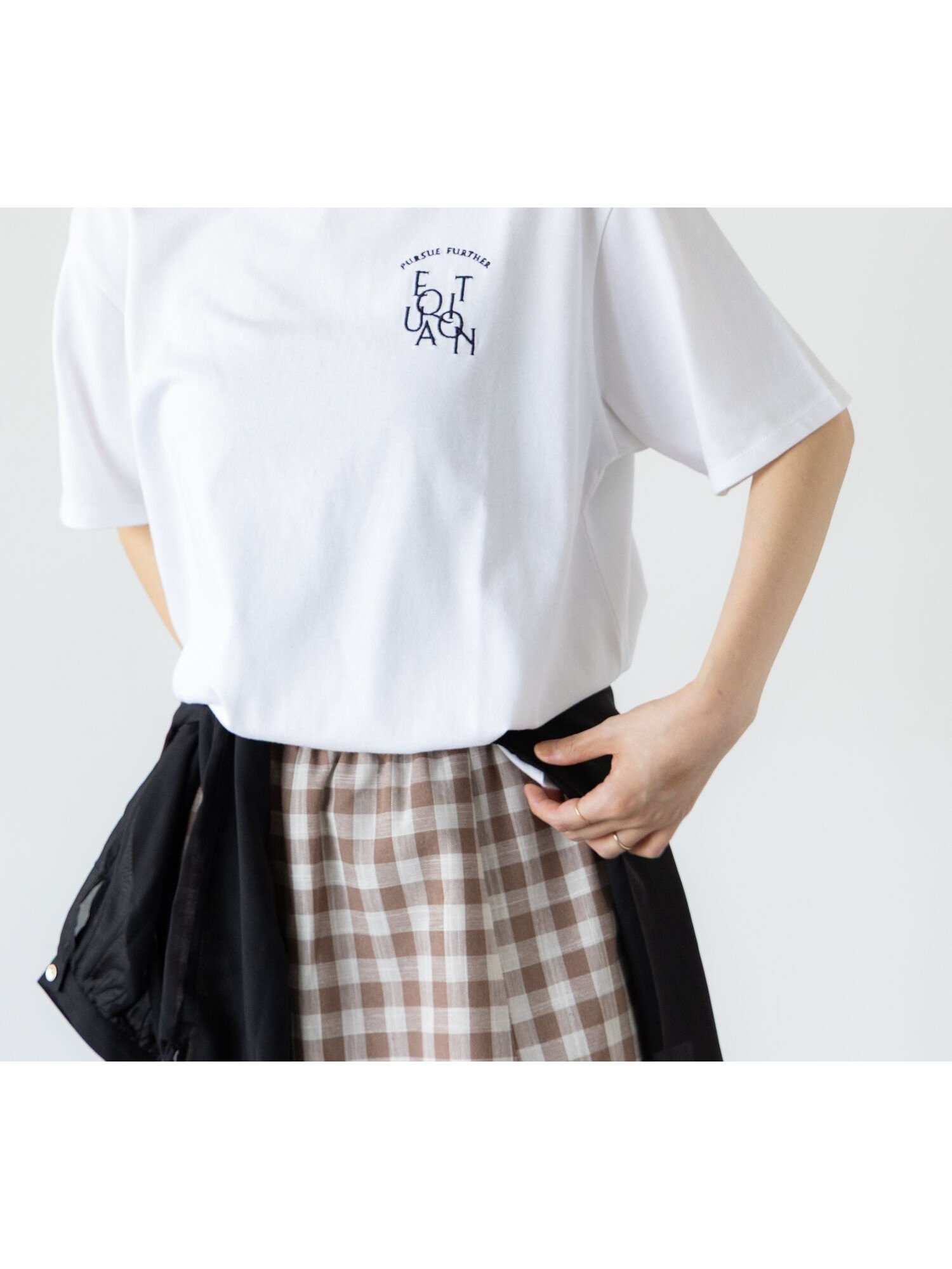 【テチチ/Te chichi】の前後エンブロイダリーTシャツ 人気、トレンドファッション・服の通販 founy(ファニー) 　ファッション　Fashion　レディースファッション　Fashion for Women　トップス・カットソー　Cut & Sew Tops　シャツ・ブラウス・オフィスカジュアル　Elegant Blouses & Button-Ups　ロングTシャツ・Tシャツ　Longline T-Shirts & Tees　エンブロイダリー　Embroidery Design　シンプル　Simple, Minimal　定番　Standard, Basic Item　 other-1|ID: prp329100004697194 ipo3291000000033920020