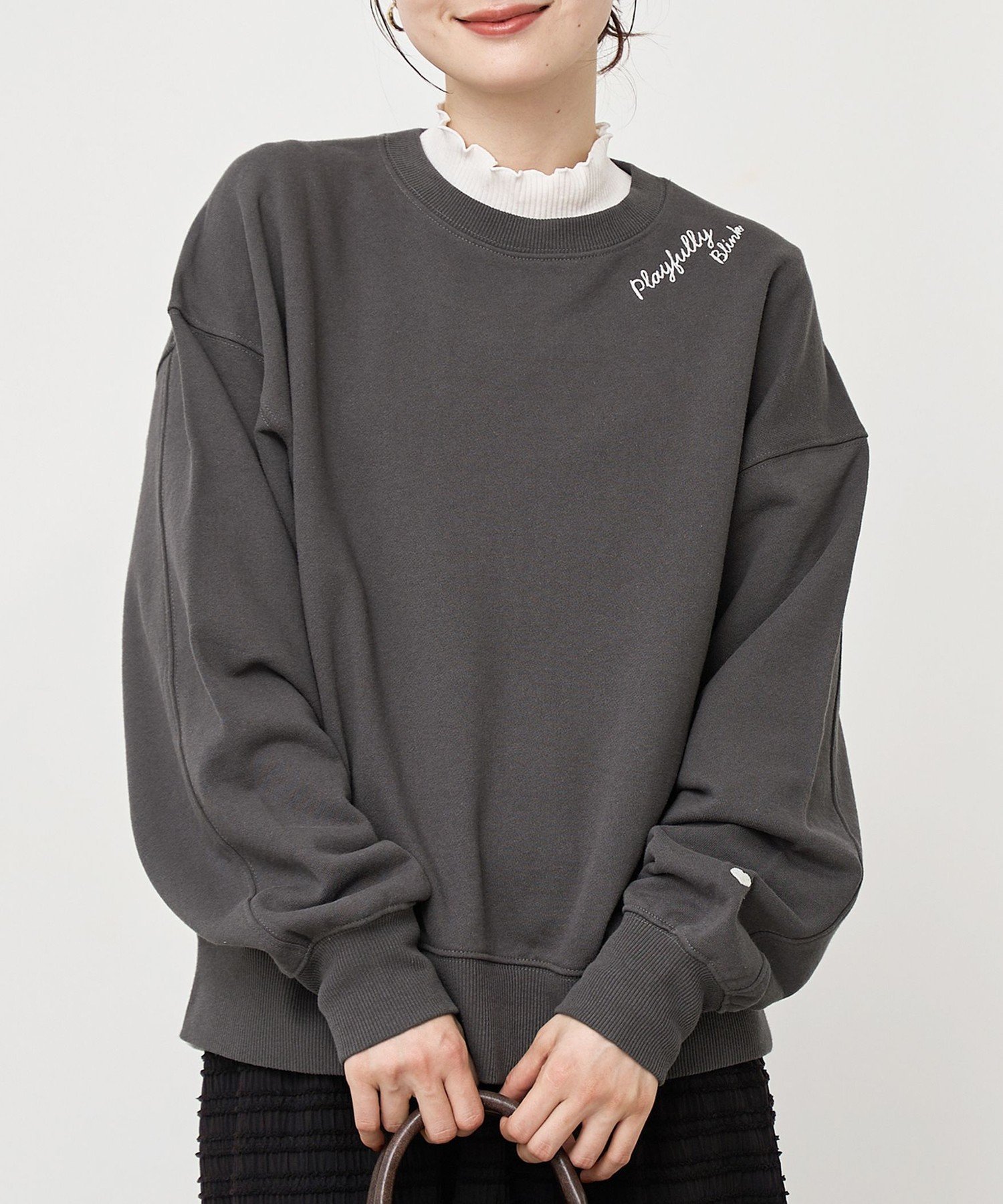 【コーエン/COEN】のハートモチーフ裏毛プルオーバー インテリア・キッズ・メンズ・レディースファッション・服の通販 founy(ファニー) 　ファッション　Fashion　レディースファッション　Fashion for Women　トップス・カットソー　Cut & Sew Tops　カジュアルプルオーバー・ニットトップス　Pullovers & Knit Tops / Casual Pullovers　スニーカー　Sneakers, Trainers　デニム　Denim, Jeans Material　ビスチェ　Bustier, Corset Top　フレア　Flare, Flared　ベーシック　Basic, Essential　ボトム　Bottoms, Lower Wear　ロング　Long, Long-Length　ワイド　Wide, Wide Fit　ワンポイント　One Point, Statement Accent　おすすめ　Recommended / Our Picks　DK.GRAY|ID: prp329100004697226 ipo3291000000034726813