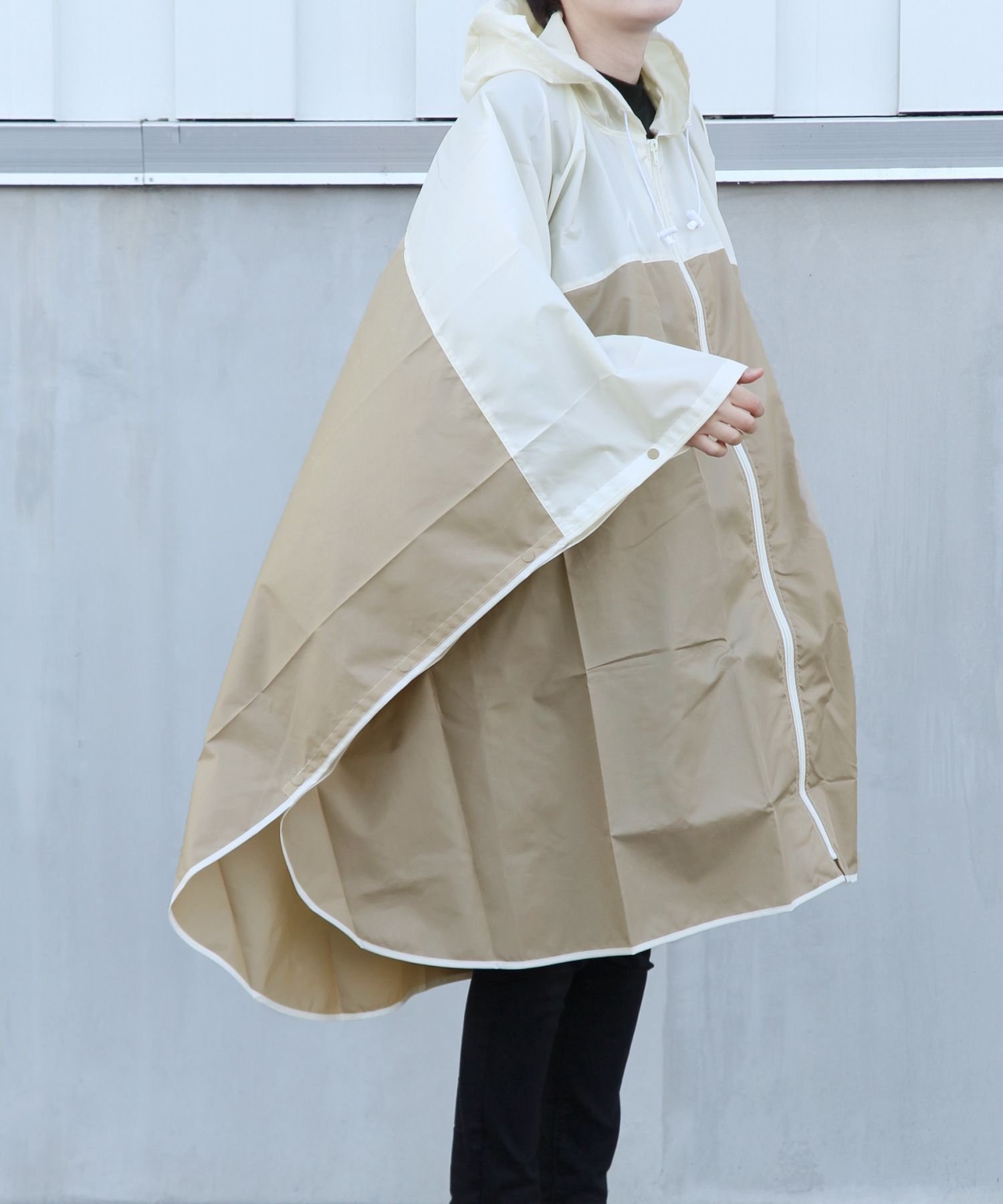 【グローバルワーク/GLOBAL WORK】のバイカラーレインポンチョ インテリア・キッズ・メンズ・レディースファッション・服の通販 founy(ファニー) 　ファッション　Fashion　レディースファッション　Fashion for Women　アウター　Coat / Outerwear Collection　ポンチョ・ケープコート　Ponchos & Capes　アウトドア　Outdoor Clothing　コンパクト　Compact, Small Size　スポーツ　Sports, Activewear　軽量　Lightweight, Ultra Light　ベージュアイボリー52|ID: prp329100004697263 ipo3291000000033920403