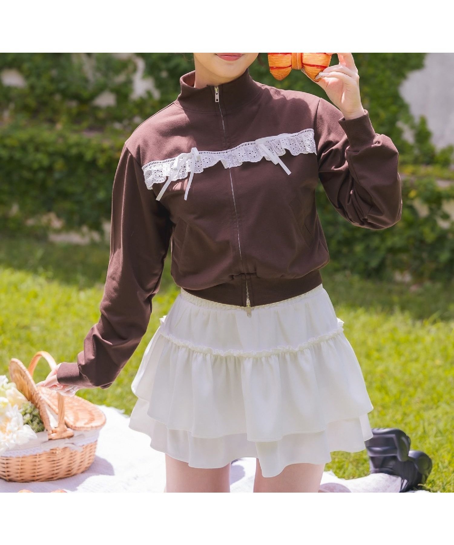 【レトロガール/RETRO GIRL】のレース リボンつきトラックJK インテリア・キッズ・メンズ・レディースファッション・服の通販 founy(ファニー) 　ファッション　Fashion　レディースファッション　Fashion for Women　おすすめ　Recommended / Our Picks　ジャケット　Jacket, Outerwear　スポーツ　Sports, Activewear　プリーツ　Pleats, Pleated　リボン　Ribbon, Bow　レース　Lace, Lace Fabric　冬　Winter / This Winter　秋　Autumn　ブラウン|ID: prp329100004697275 ipo3291000000033920529