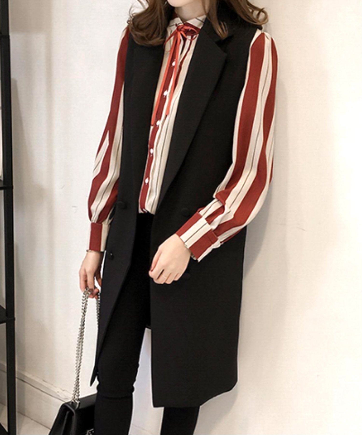 【アミュレット/Amulet】の【Amulet】ノースリーブジャケット インテリア・キッズ・メンズ・レディースファッション・服の通販 founy(ファニー) 　ファッション　Fashion　レディースファッション　Fashion for Women　アウター　Coat / Outerwear Collection　レディースジャケット・軽アウター　Jackets　ショート　Short, Short Length　シンプル　Simple, Minimal　ジャケット　Jacket, Outerwear　ノースリーブ　Sleeveless, No-Sleeve　フレア　Flare, Flared　ポケット　Pocket, Pocket Detail　ワイド　Wide, Wide Fit　ブラック|ID: prp329100004697294 ipo3291000000033920654