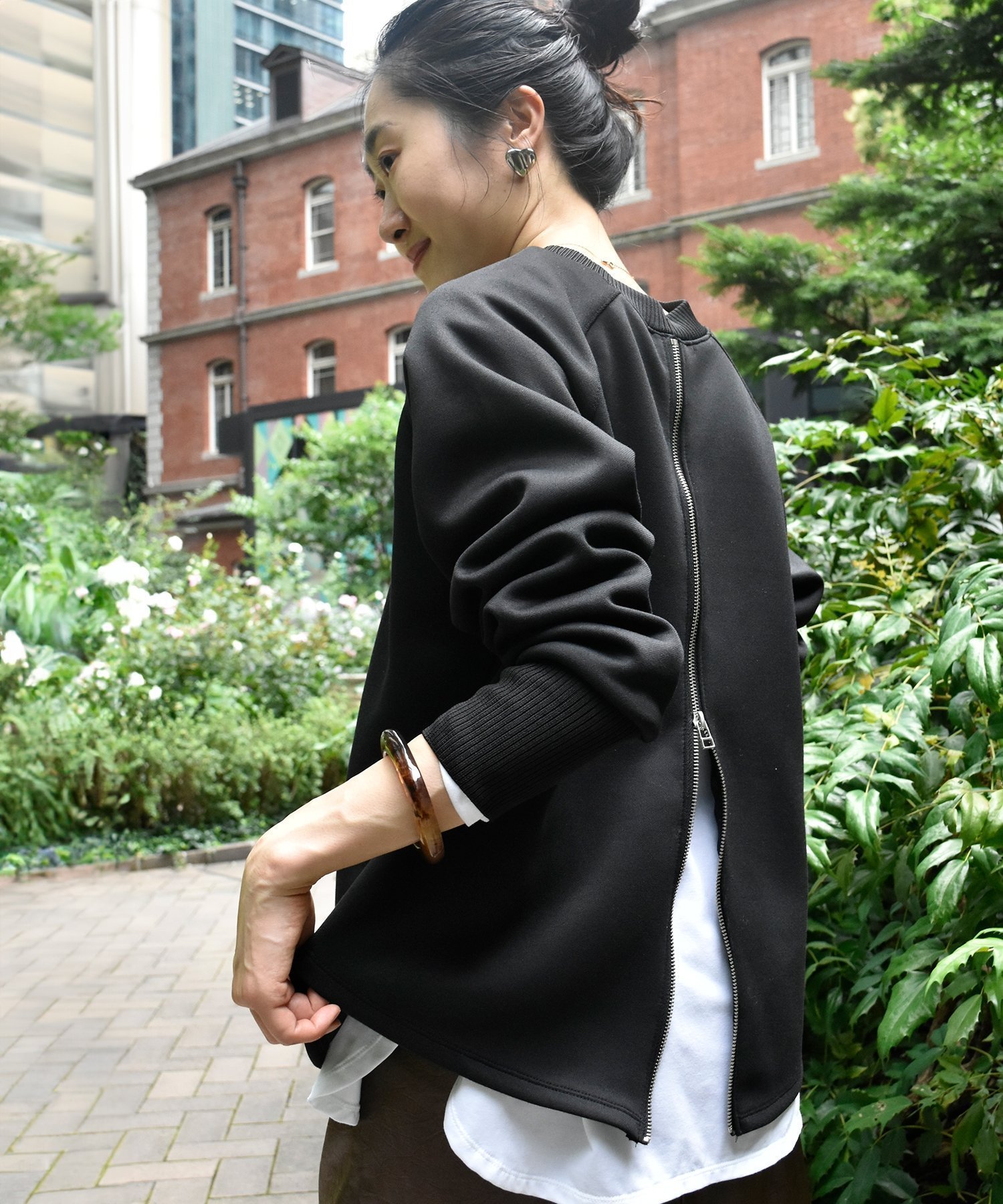 【ルクールブラン/le.coeur blanc】のバックジップボンディングトップス インテリア・キッズ・メンズ・レディースファッション・服の通販 founy(ファニー) 　ファッション　Fashion　レディースファッション　Fashion for Women　トップス・カットソー　Cut & Sew Tops　おすすめ　Recommended / Our Picks　フェミニン　Feminine, Girly　ワイド　Wide, Wide Fit　ブラック|ID: prp329100004697469 ipo3291000000033921343