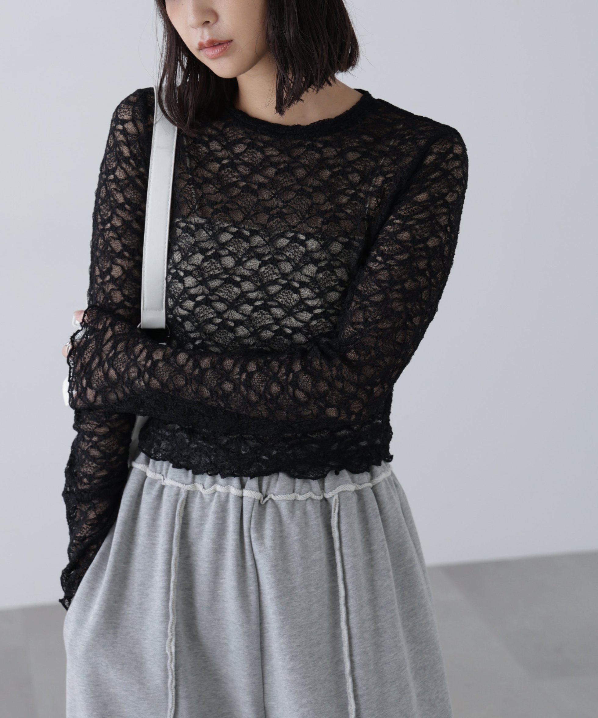 【フリーズマート/FREE'S MART】のショート丈レーストップス インテリア・キッズ・メンズ・レディースファッション・服の通販 founy(ファニー) 　ファッション　Fashion　レディースファッション　Fashion for Women　トップス・カットソー　Cut & Sew Tops　おすすめ　Recommended / Our Picks　インナー　Innerwear　コンパクト　Compact, Small Size　ショート　Short, Short Length　スラックス　Slacks, Dress Pants　デニム　Denim, Jeans Material　レース　Lace, Lace Fabric　ブラック|ID: prp329100004697540 ipo3291000000033921640