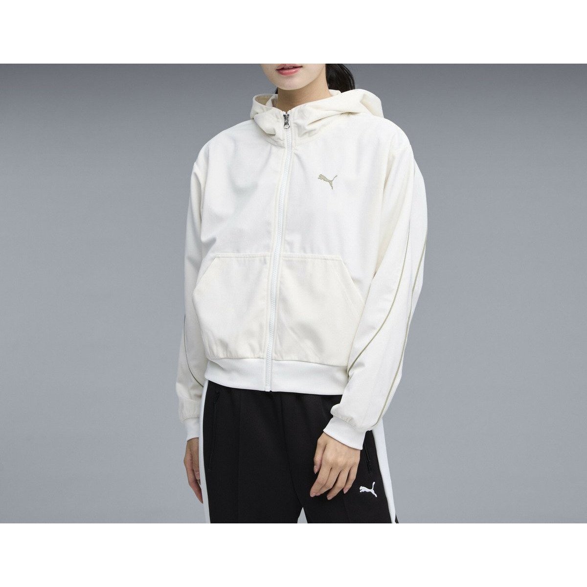 【プーマ/PUMA】のウィメンズ CORE HERITAGE ベロア ジャケット インテリア・キッズ・メンズ・レディースファッション・服の通販 founy(ファニー) 　ファッション　Fashion　レディースファッション　Fashion for Women　アウター　Coat / Outerwear Collection　レディースジャケット・軽アウター　Jackets　コレクション　Collection, Seasonal Line　ショート　Short, Short Length　ジャケット　Jacket, Outerwear　スポーティ　Sporty, Casual Athletic　ベロア　Velour, Soft Velvet　Warm White|ID: prp329100004697549 ipo3291000000033999897