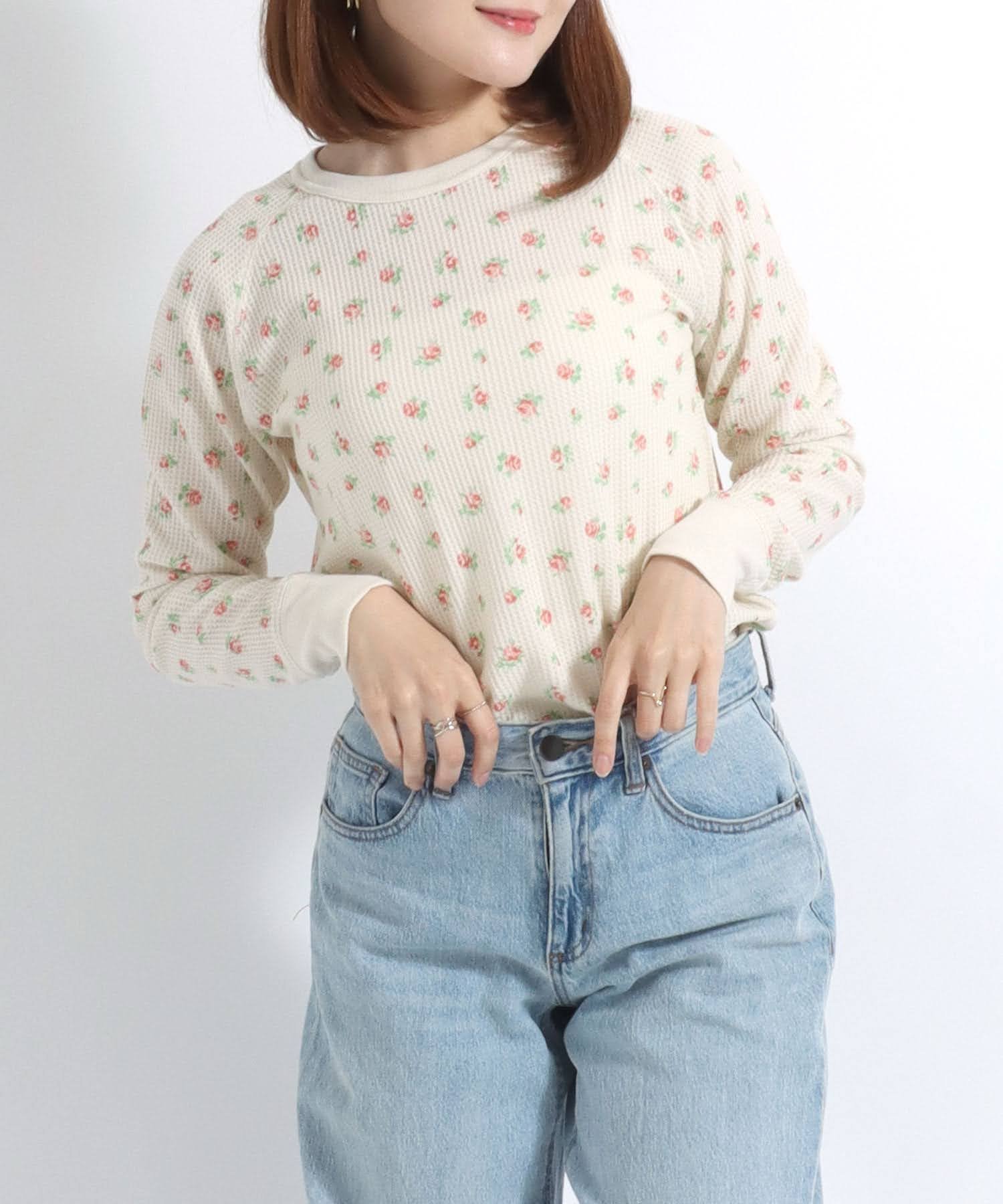 【サロン ハミュー/salong hameu】の花柄 総柄 ワッフル 長袖 Tシャツ レディース サーマル ロンT インテリア・キッズ・メンズ・レディースファッション・服の通販 founy(ファニー) 　ファッション　Fashion　レディースファッション　Fashion for Women　トップス・カットソー　Cut & Sew Tops　シャツ・ブラウス・オフィスカジュアル　Elegant Blouses & Button-Ups　ロングTシャツ・Tシャツ　Longline T-Shirts & Tees　花柄・フラワープリント・モチーフ　Floral Prints & Motifs / Flower Pattern Tops　アウトドア　Outdoor Clothing　インナー　Innerwear　春　Spring　カーゴパンツ　Cargo Pants, Utility Pants　キャミワンピース　Cami Dress, Slip Dress　サーマル　Thermal, Waffle Knit　シンプル　Simple, Minimal　ジャケット　Jacket, Outerwear　スニーカー　Sneakers, Trainers　スパンコール　Sequins, Sequin Embellishment　スポーツ　Sports, Activewear　スリーブ　Sleeve, Long Sleeve / Short Sleeve　ダウン　Down, Puffer　デニム　Denim, Jeans Material　人気　Popular, Best Seller　長袖　Long Sleeve, Full Sleeve　バレエ　Ballet, Ballet Style　ビスチェ　Bustier, Corset Top　フィット　Fit, Slim Fit　フリル　Frill, Ruffle　プリント　Print, Printed Pattern　ベスト　Vest, Waistcoat　レース　Lace, Lace Fabric　ロング　Long, Long-Length　ホワイト系その他|ID: prp329100004697572 ipo3291000000033921826